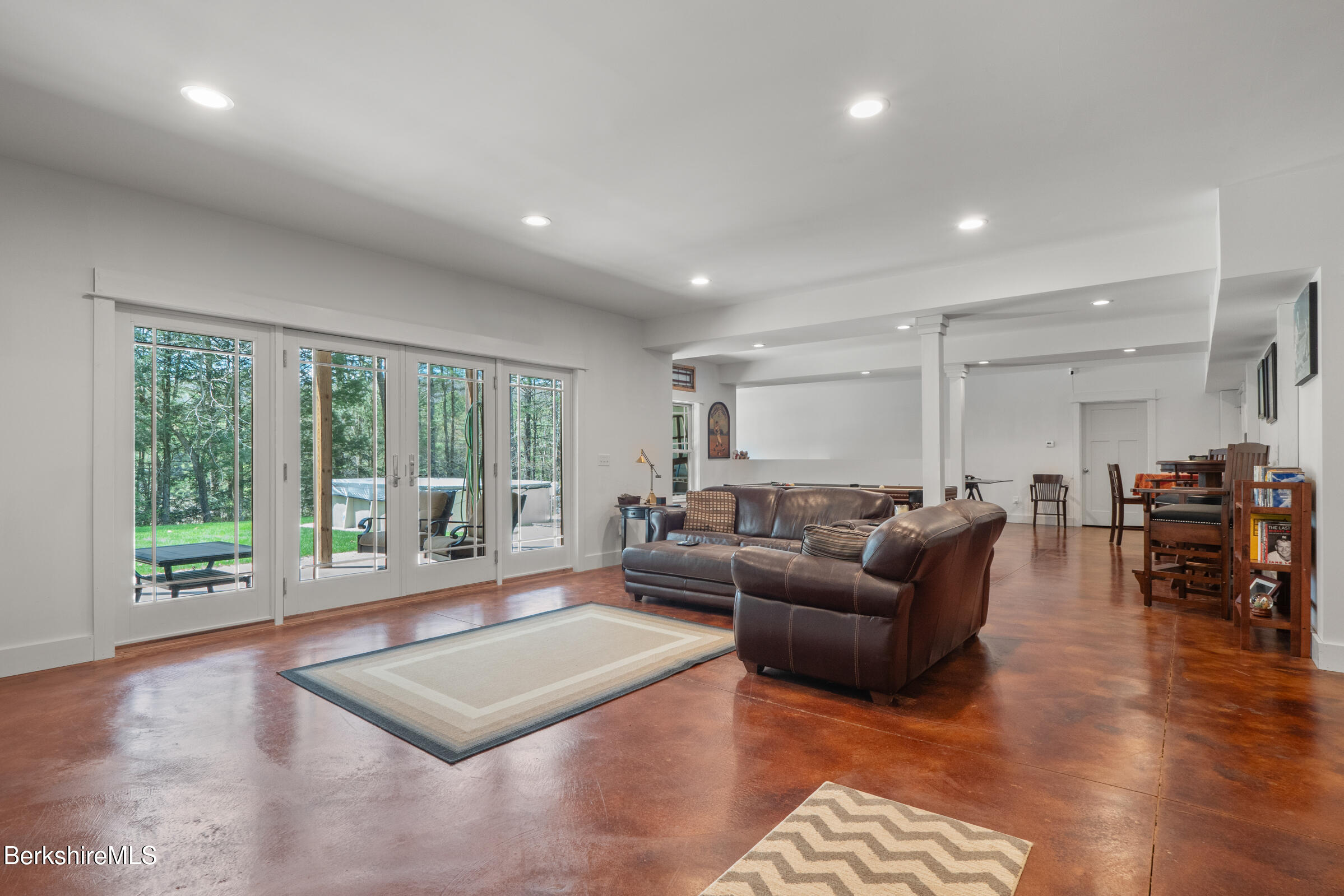 7 Perry Rd