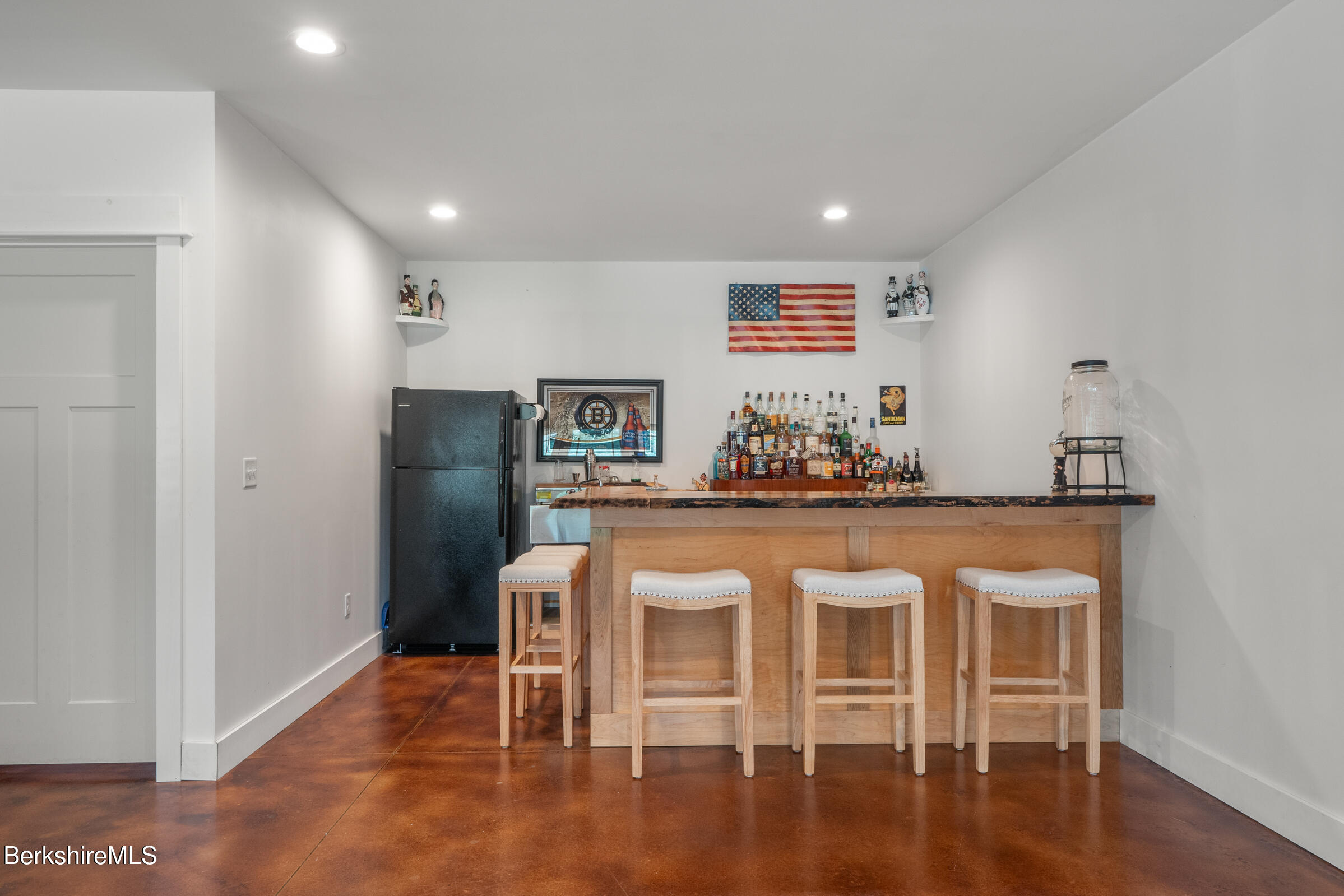 7 Perry Rd