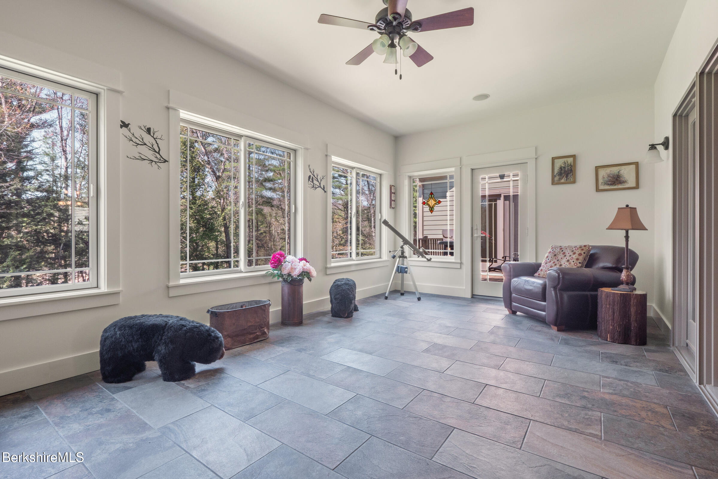 7 Perry Rd