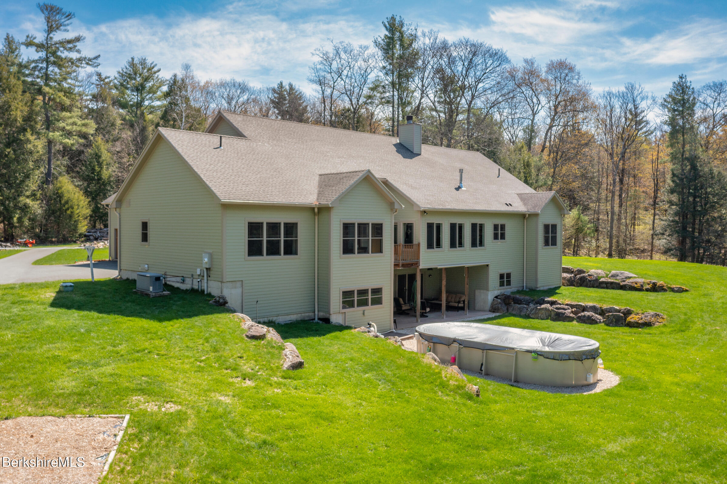 7 Perry Rd