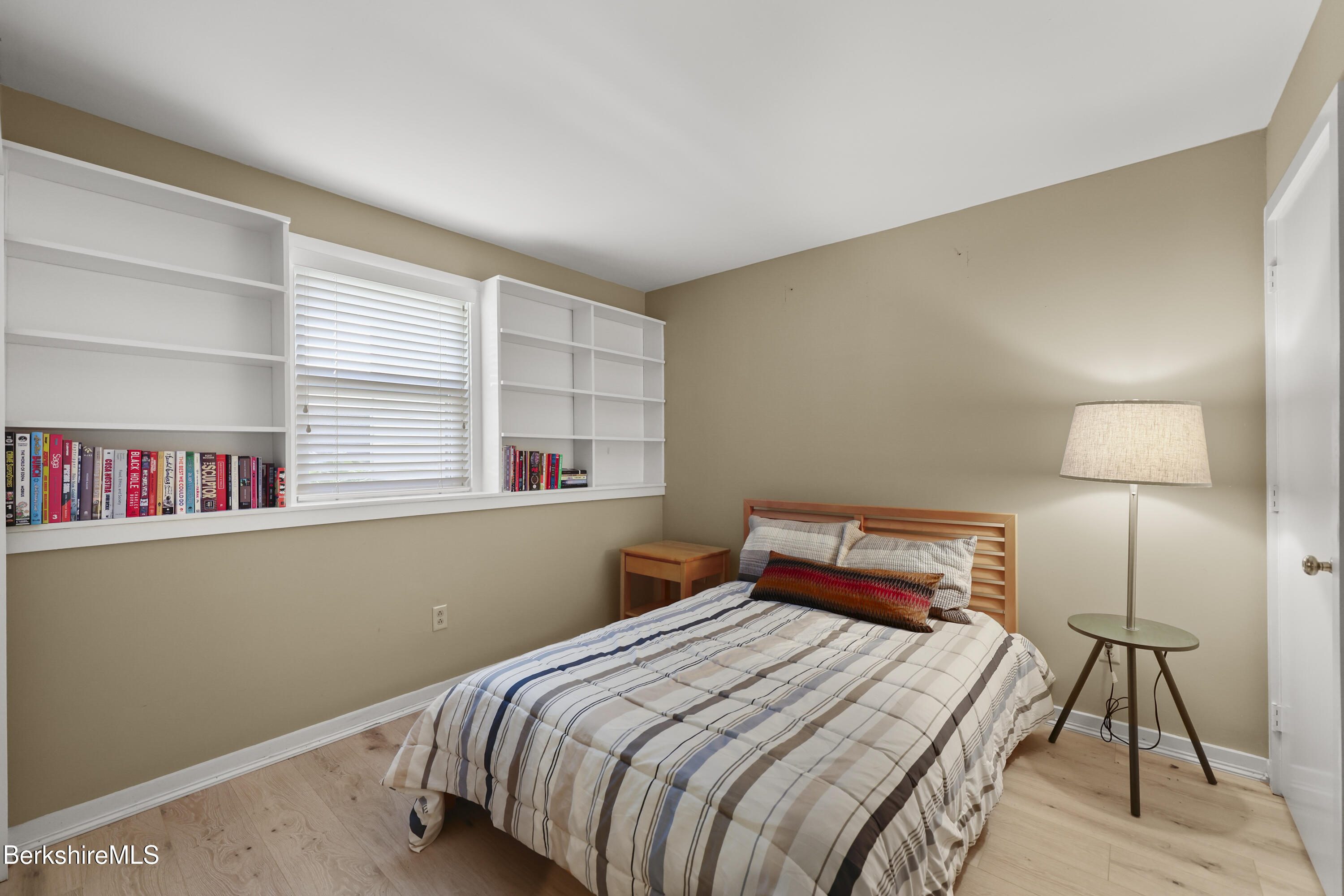80 Taconic Ave 8