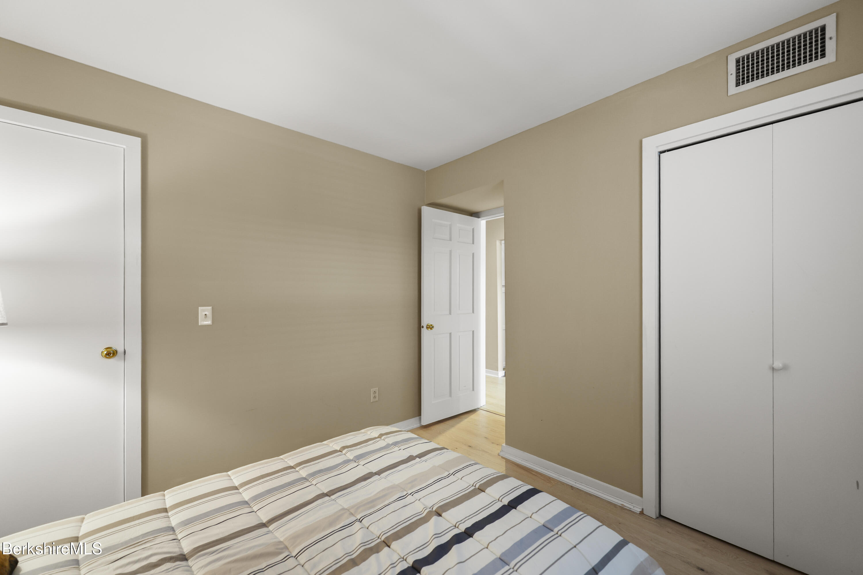 80 Taconic Ave 8