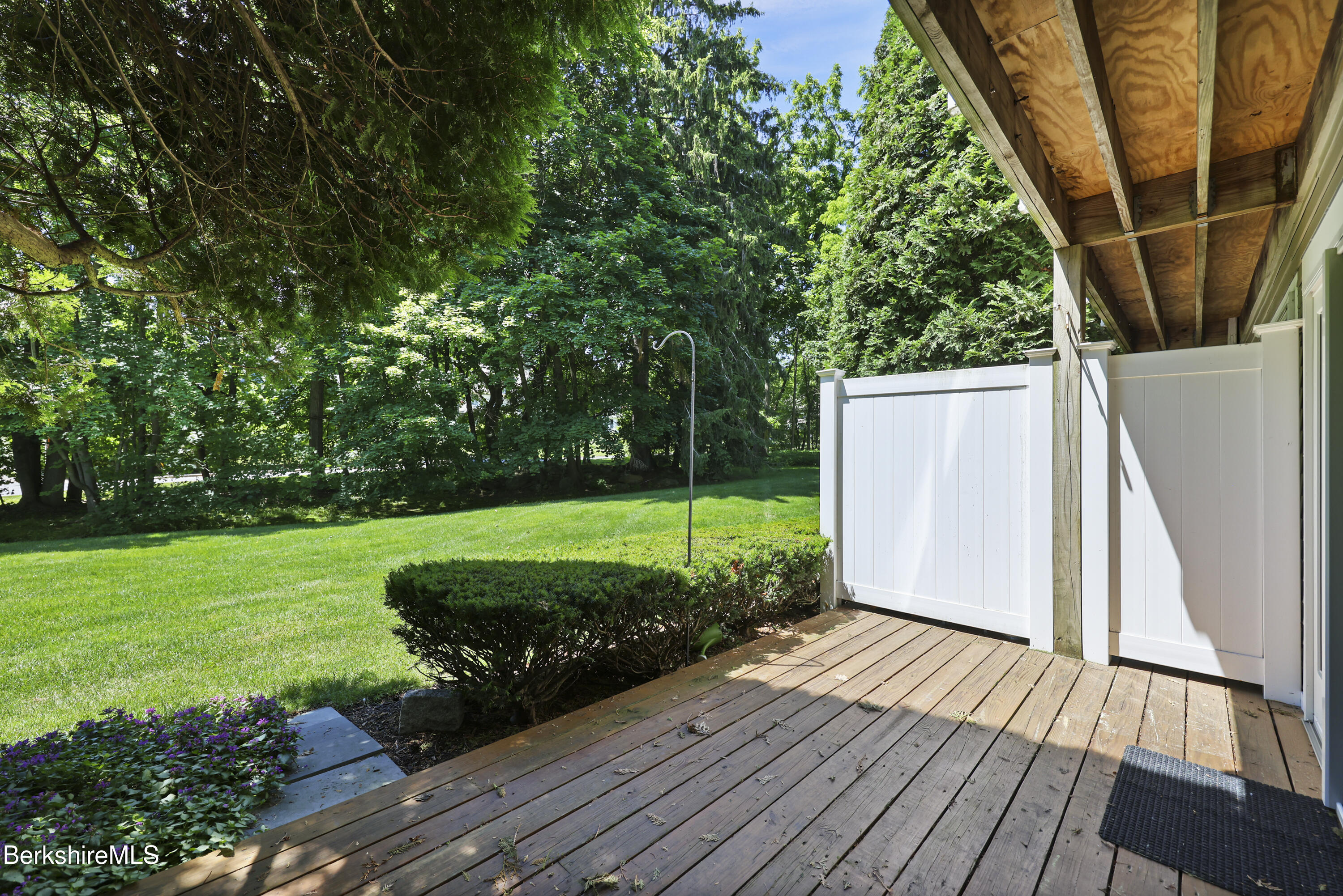 80 Taconic Ave 8