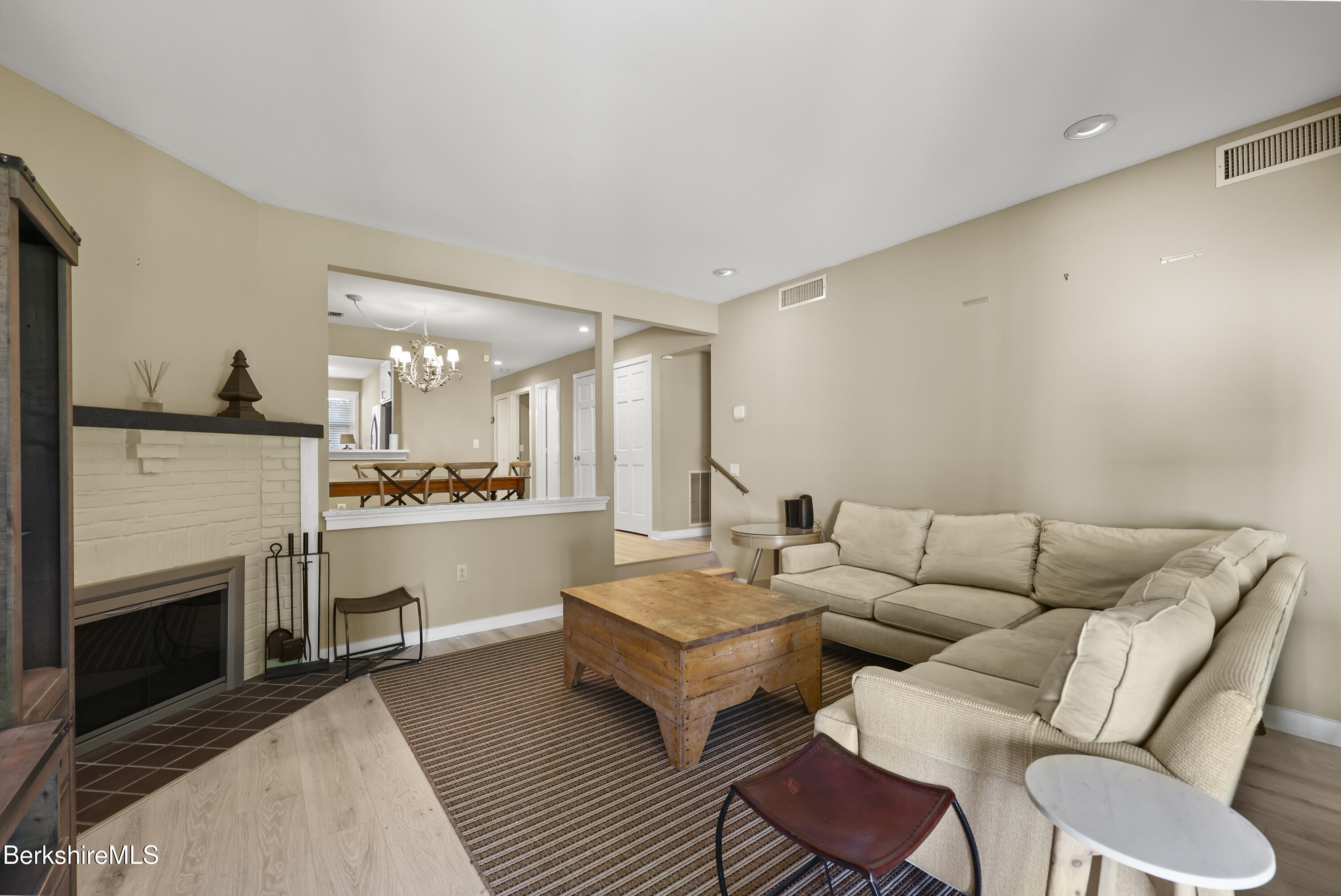 80 Taconic Ave 8