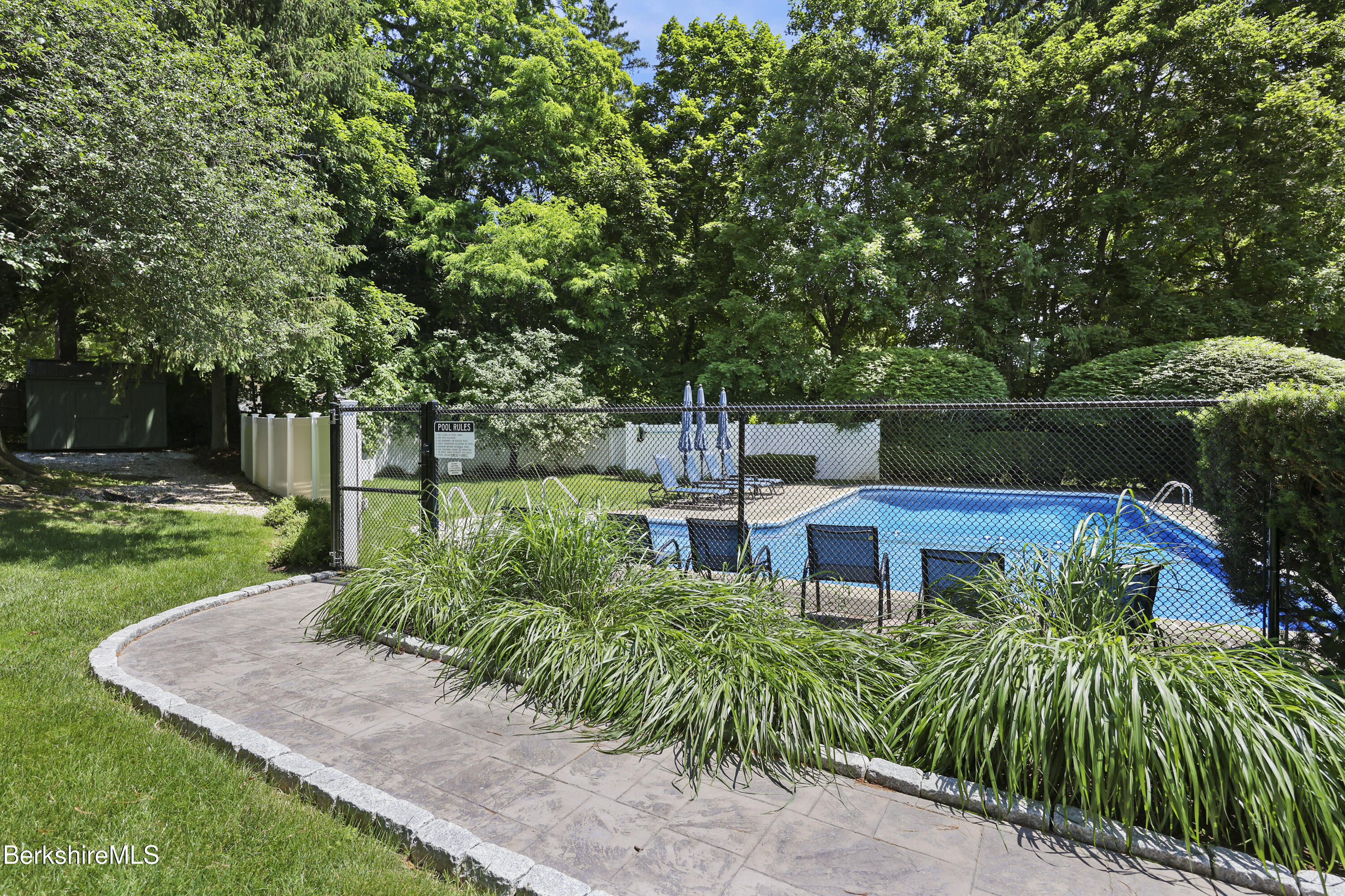 80 Taconic Ave 8