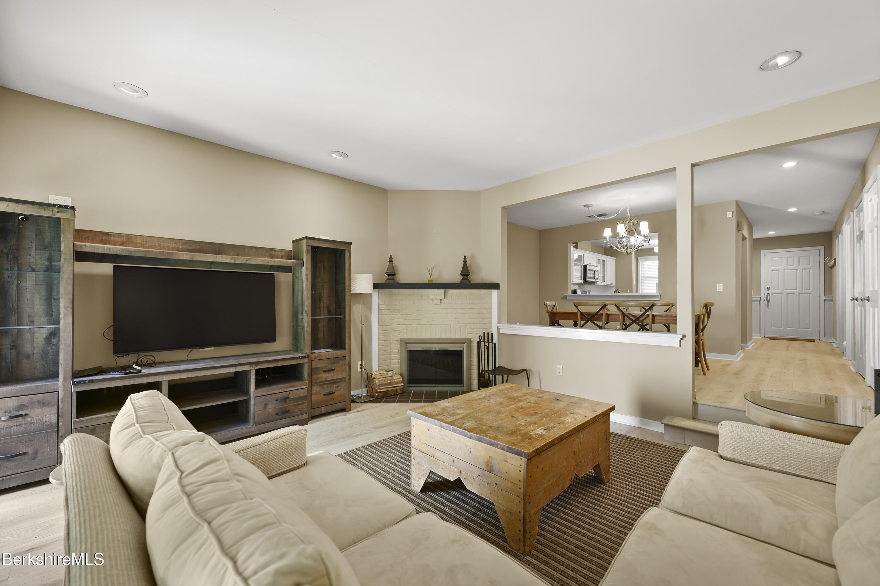80 Taconic Ave 8