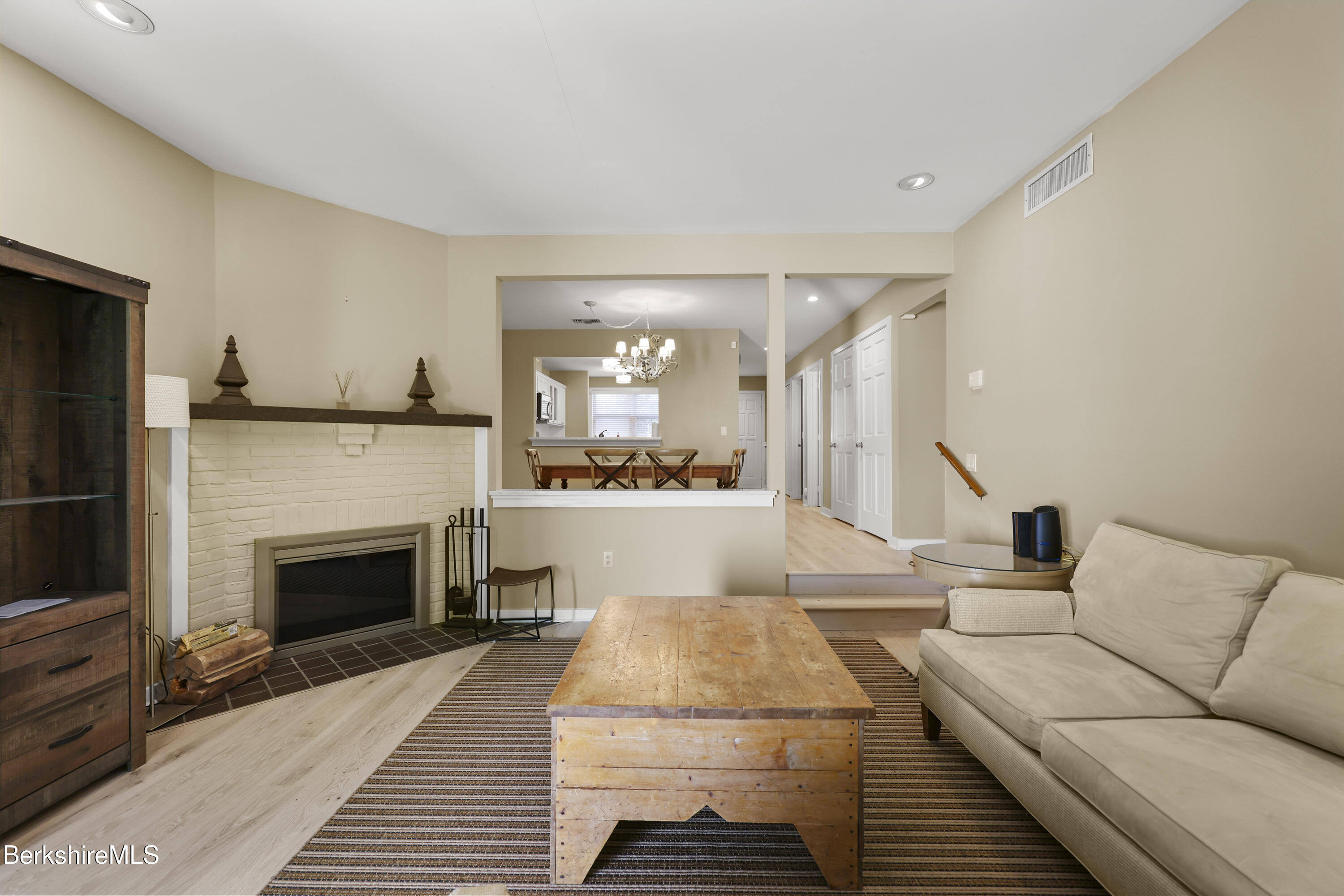 80 Taconic Ave 8