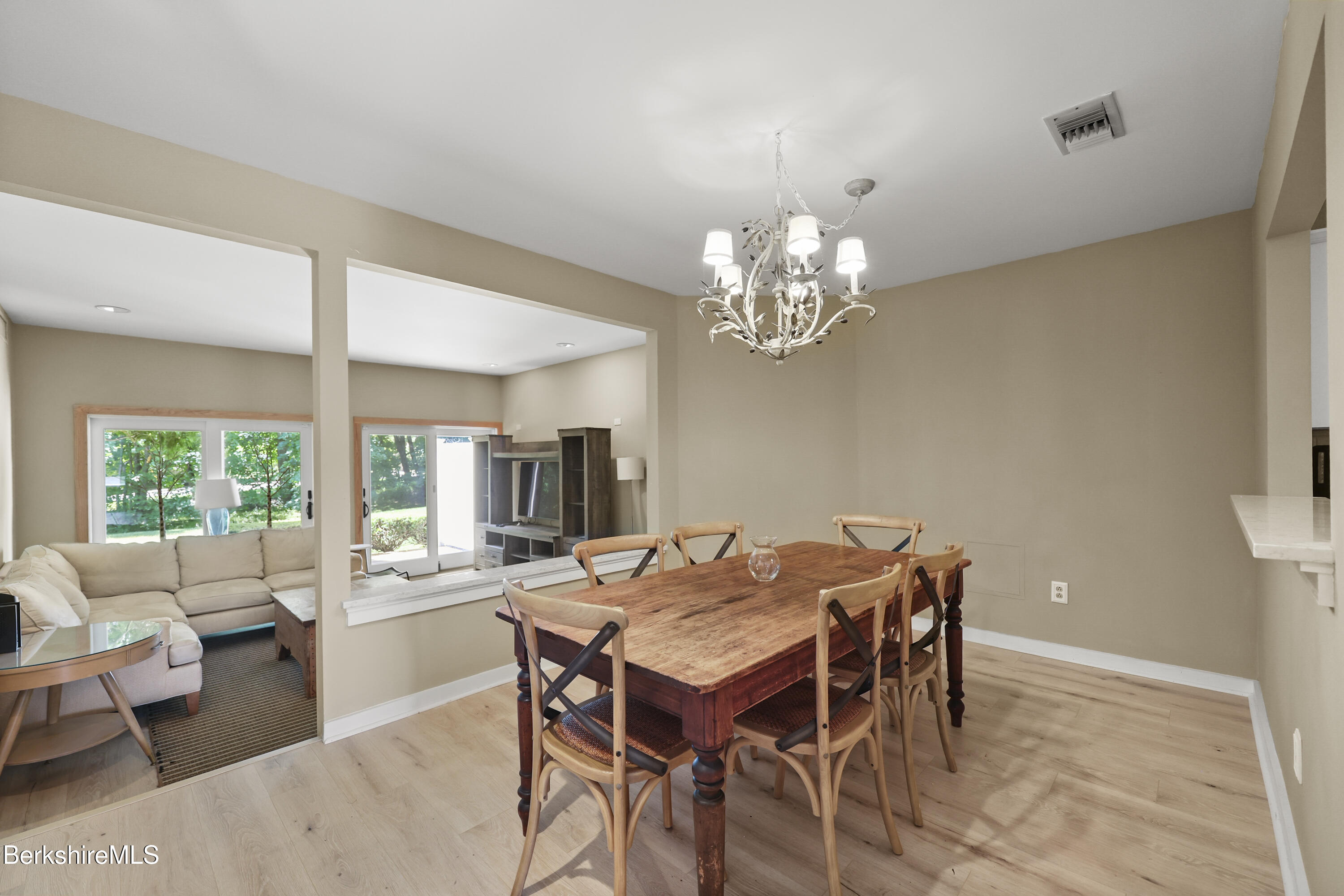 80 Taconic Ave 8
