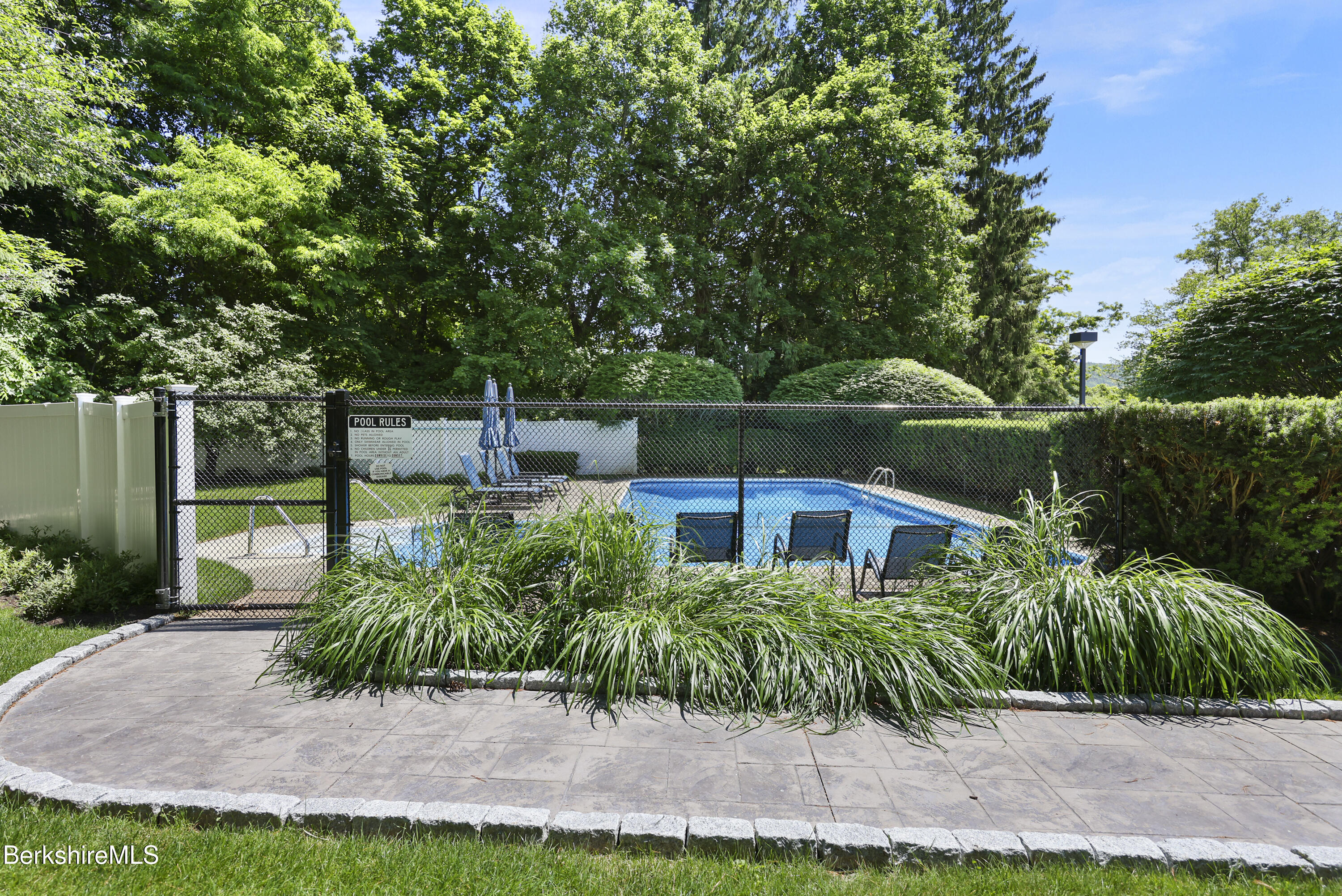 80 Taconic Ave 8