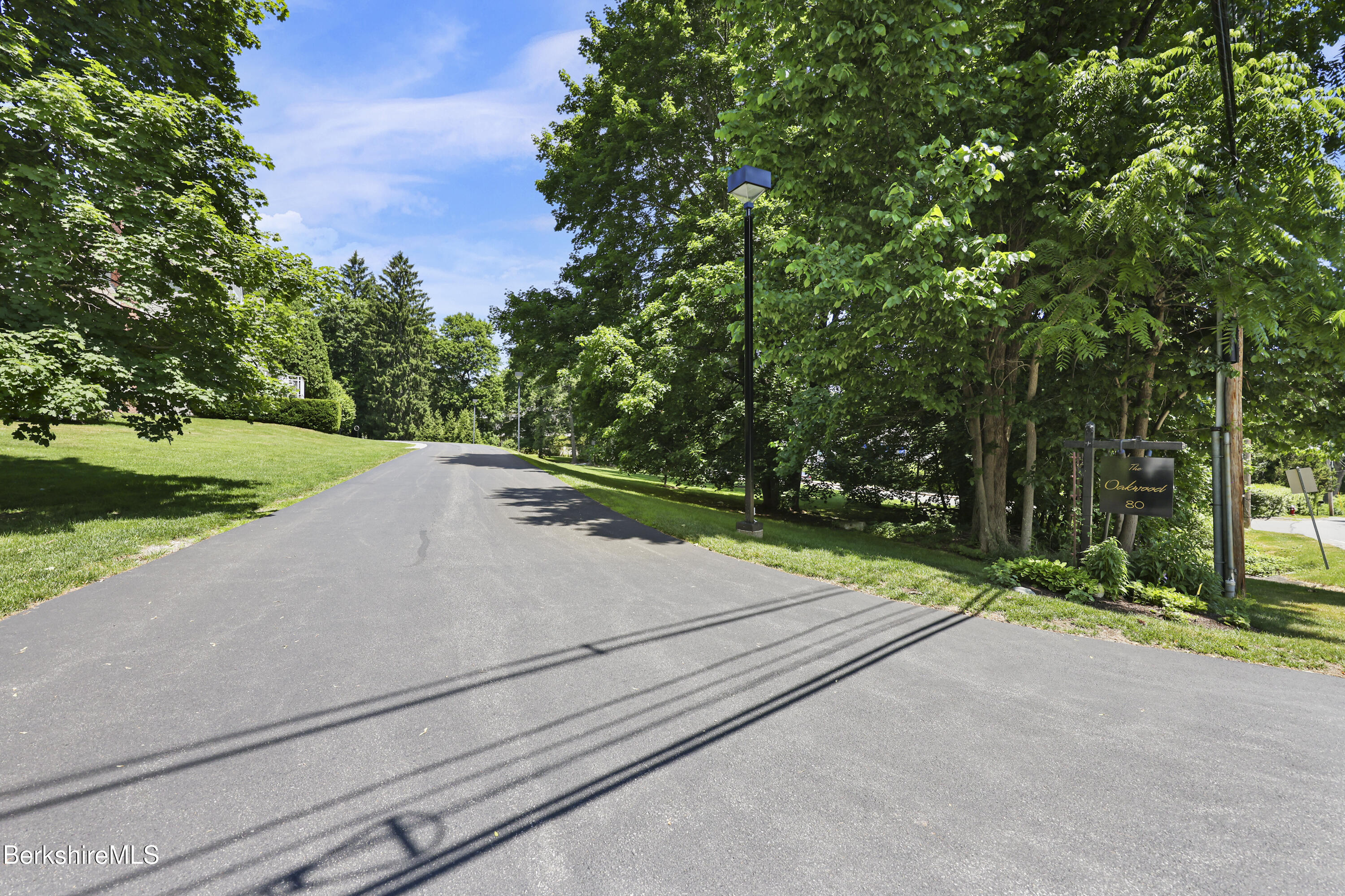 80 Taconic Ave 8