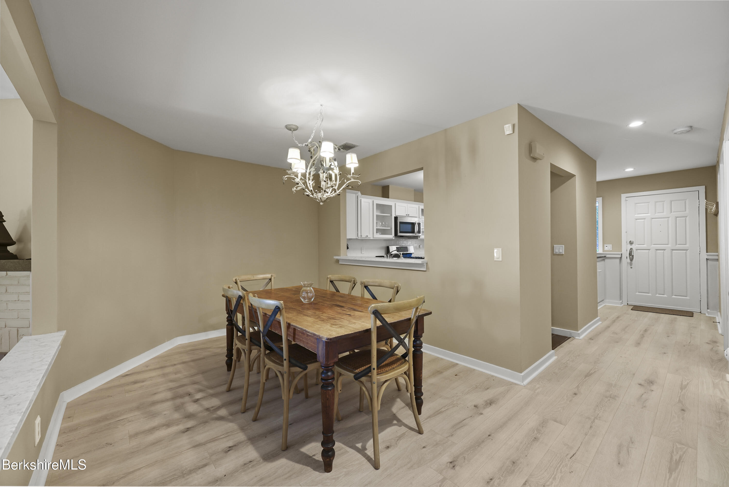 80 Taconic Ave 8
