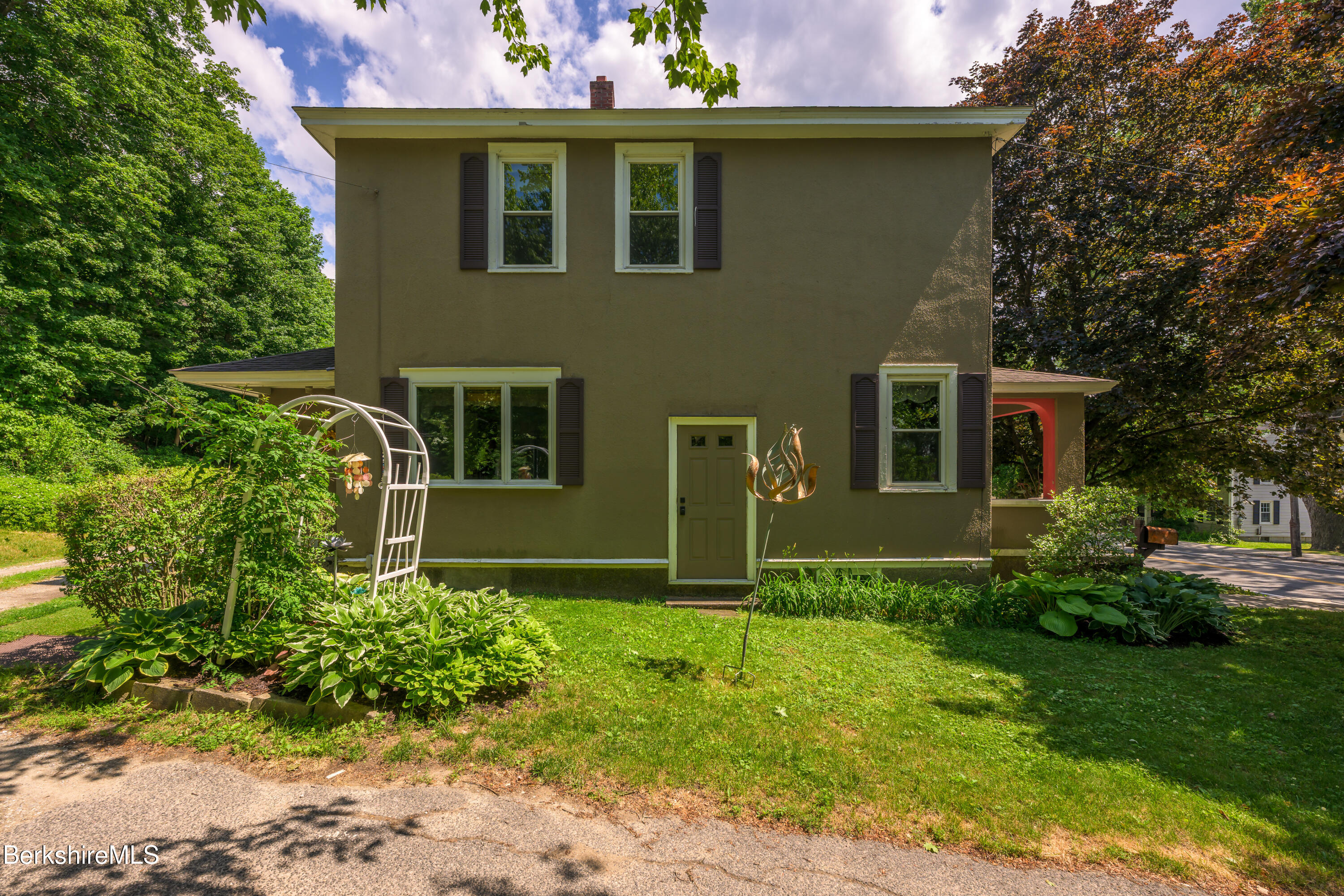75 Housatonic St