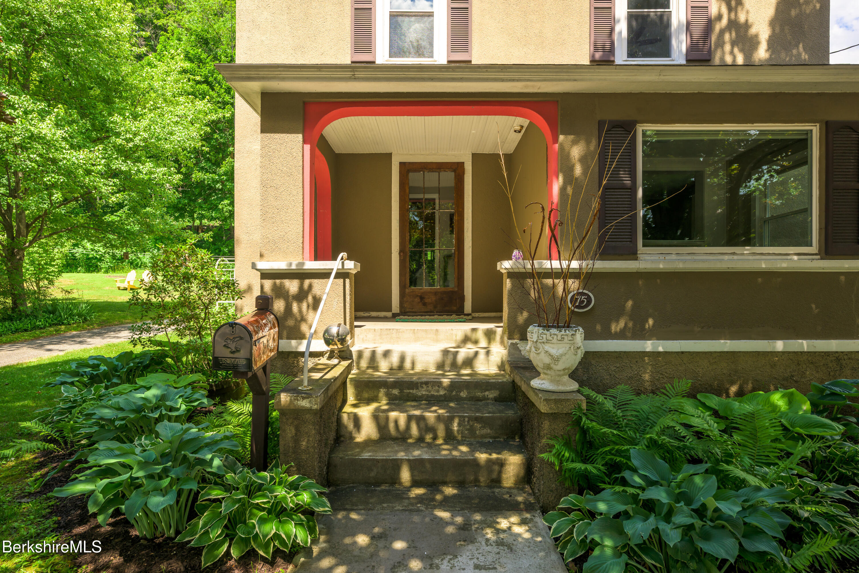75 Housatonic St