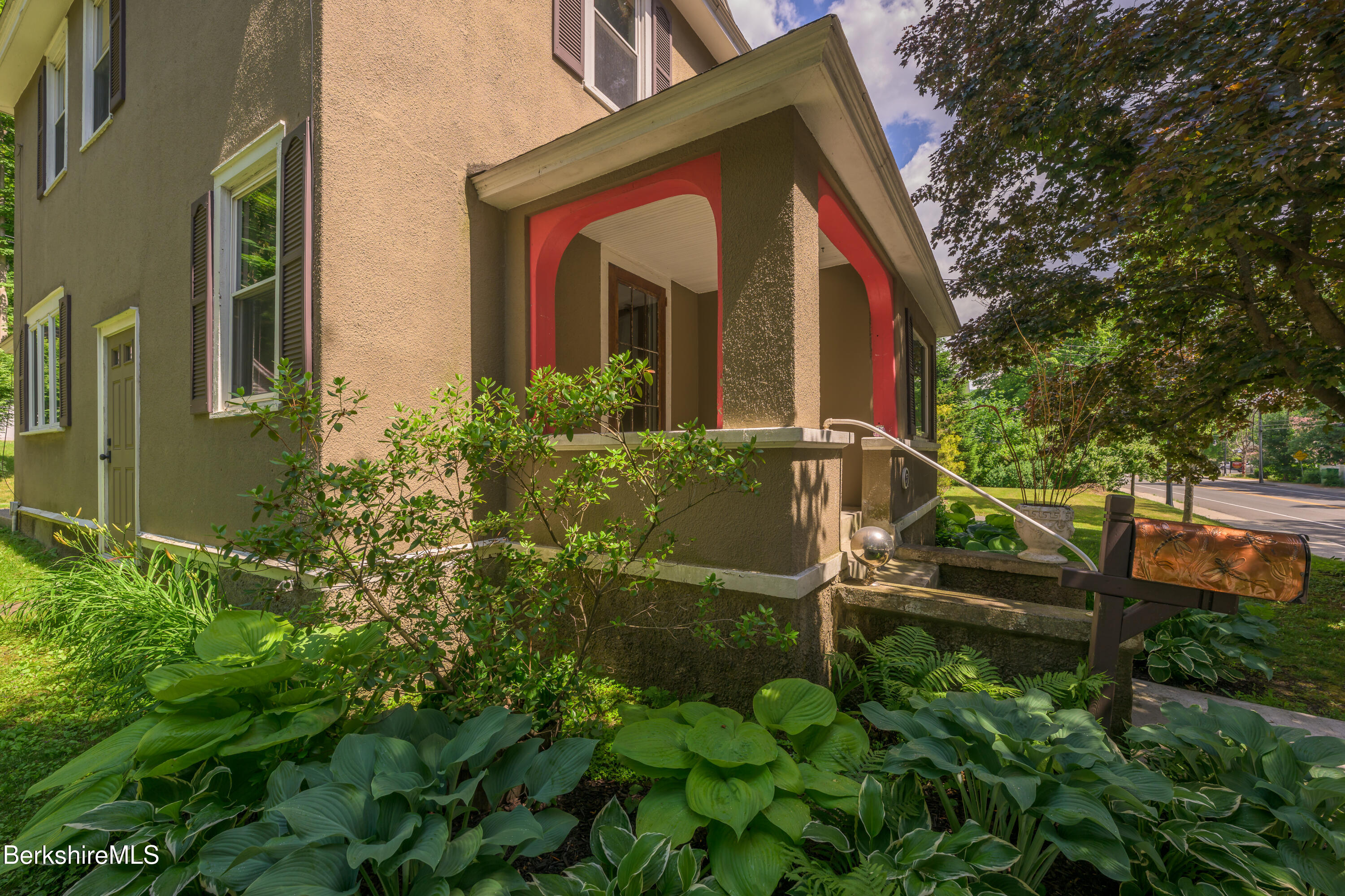 75 Housatonic St