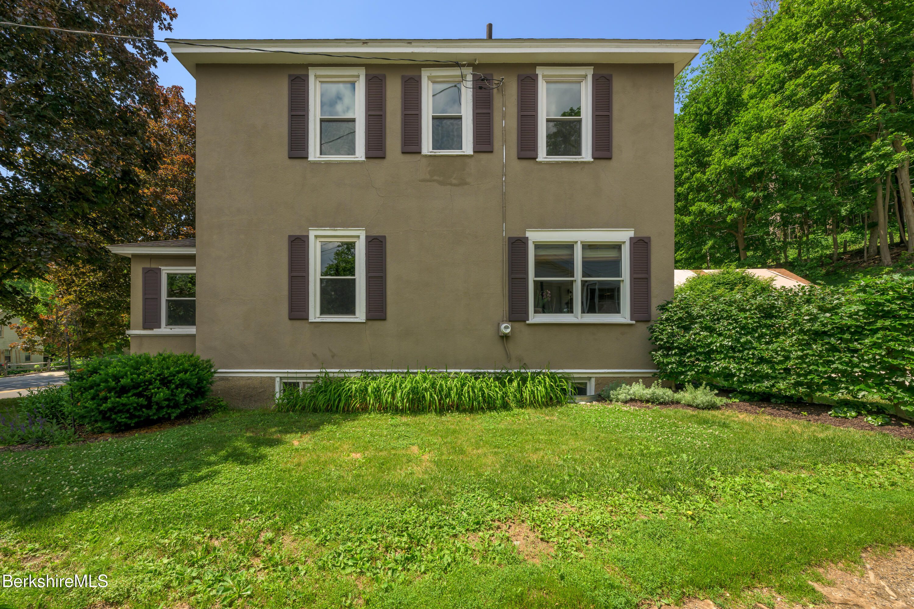 75 Housatonic St