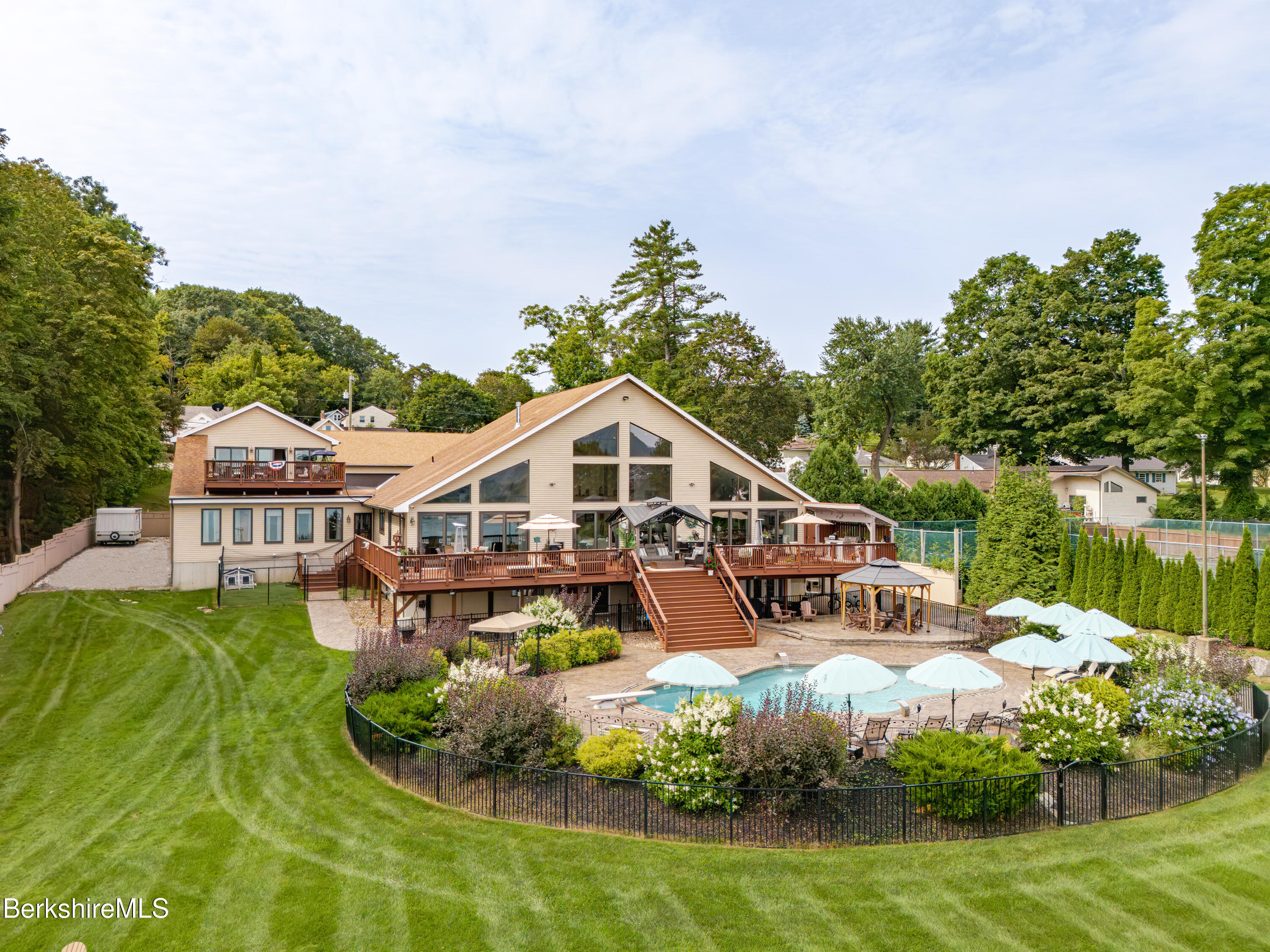 140 Hancock Rd