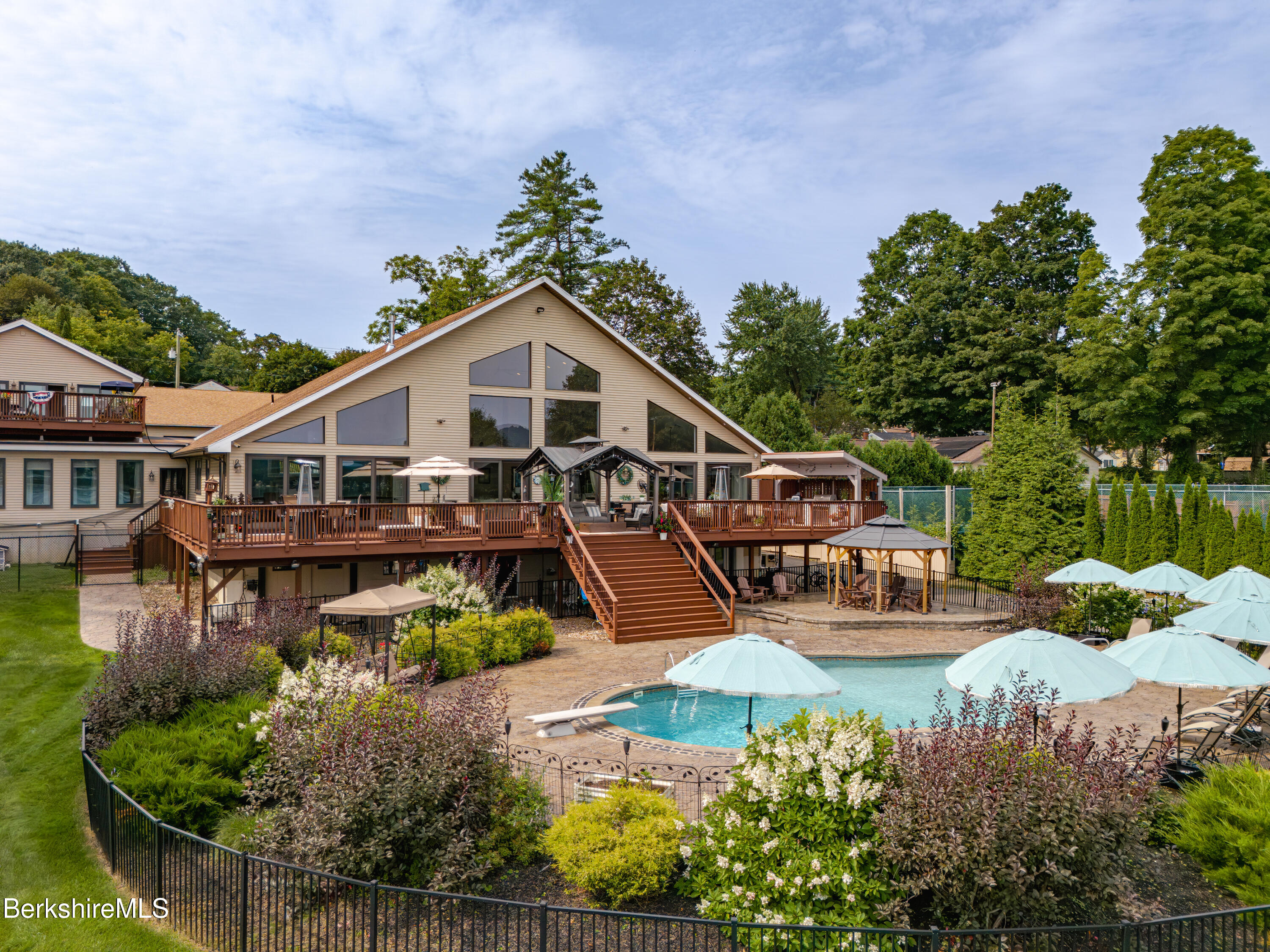 140 Hancock Rd