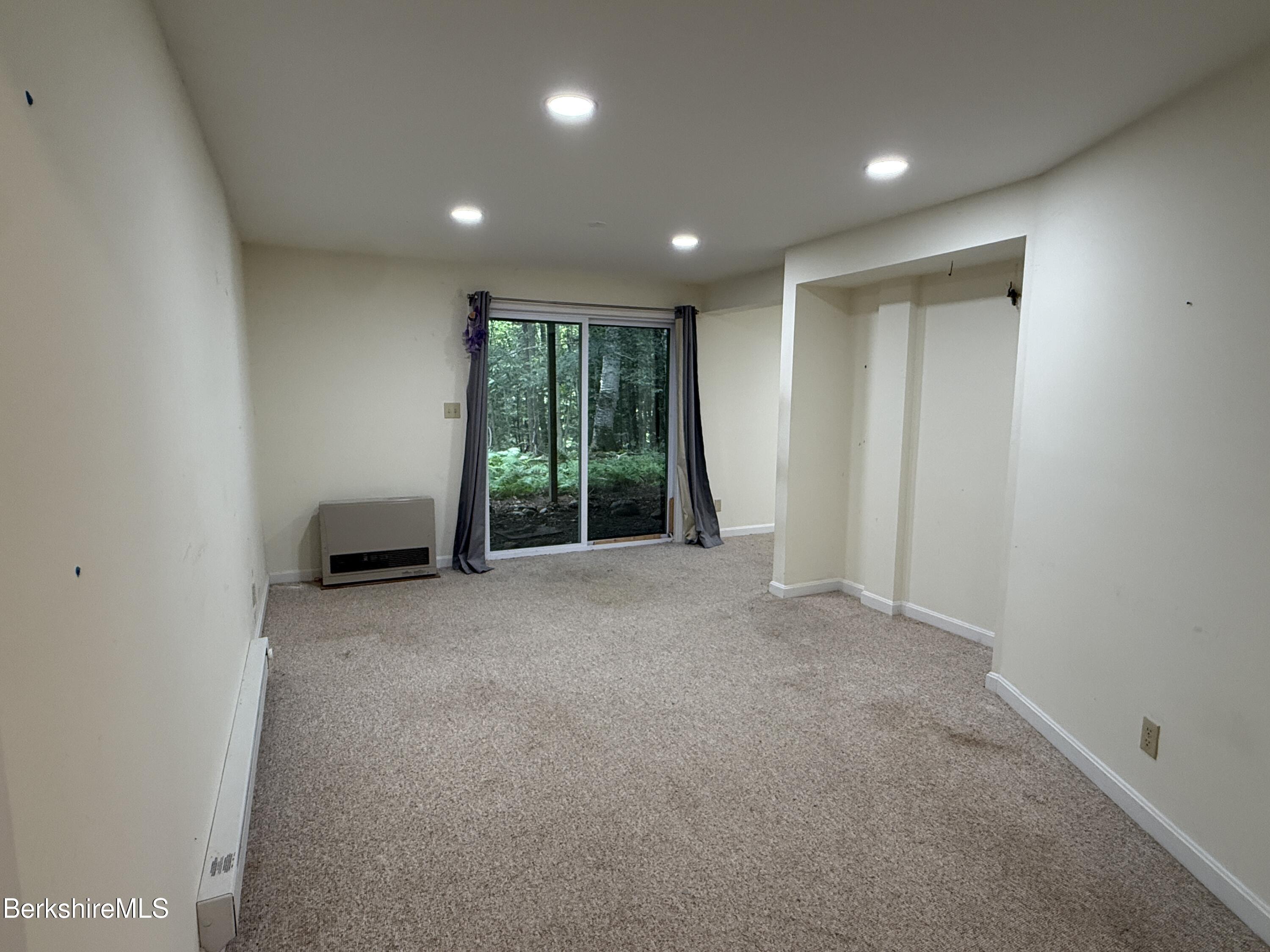 233 Gentian Hollow