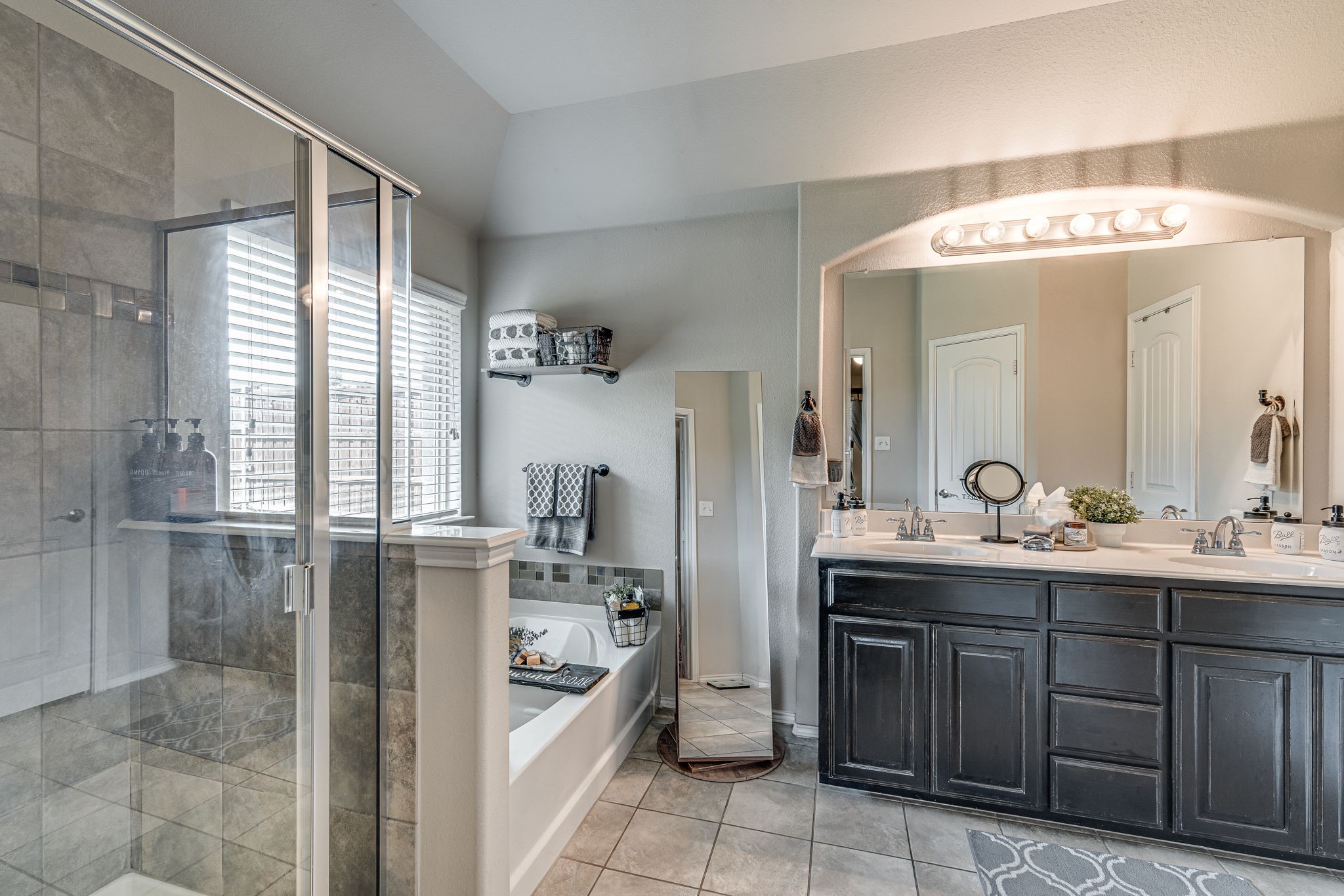 1409 Meadow Lark Lane