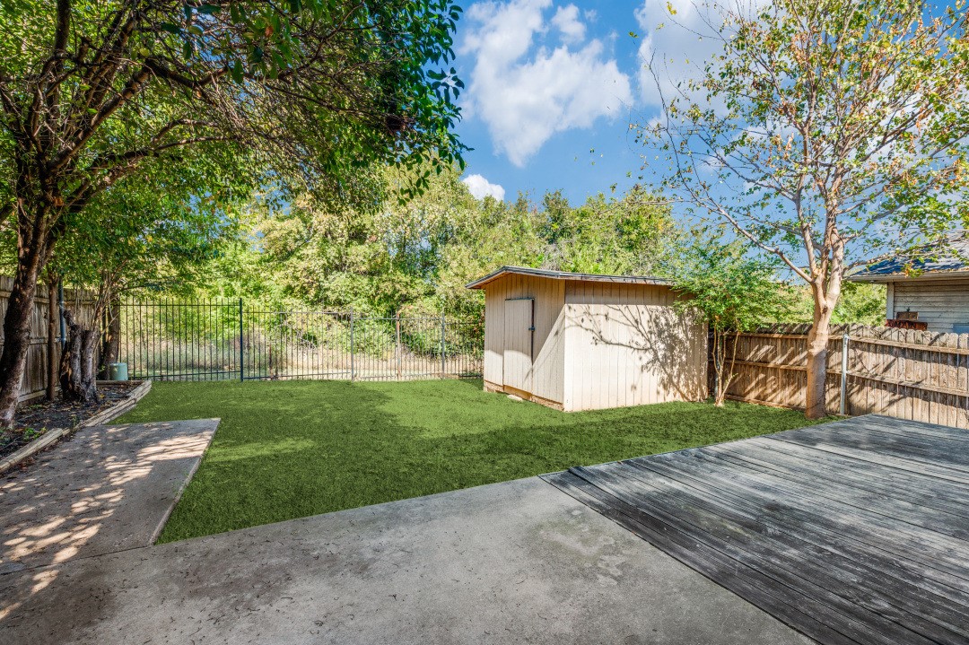 4933 Glenscape Trail