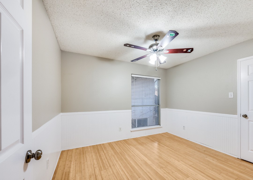 4933 Glenscape Trail