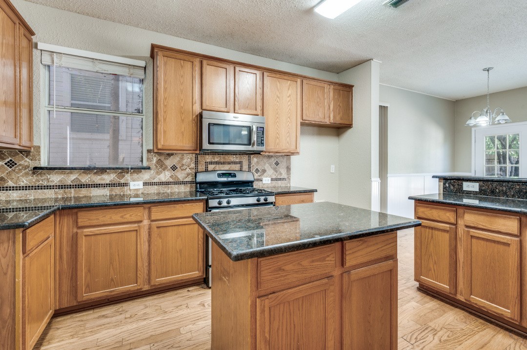 4933 Glenscape Trail