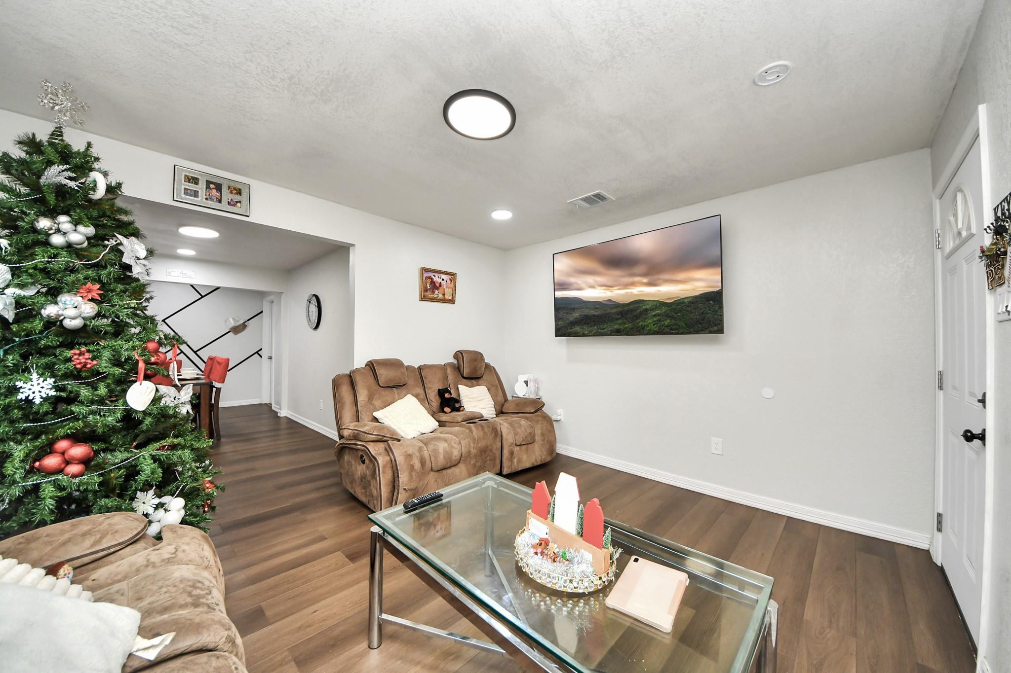 8125 Darlington Drive