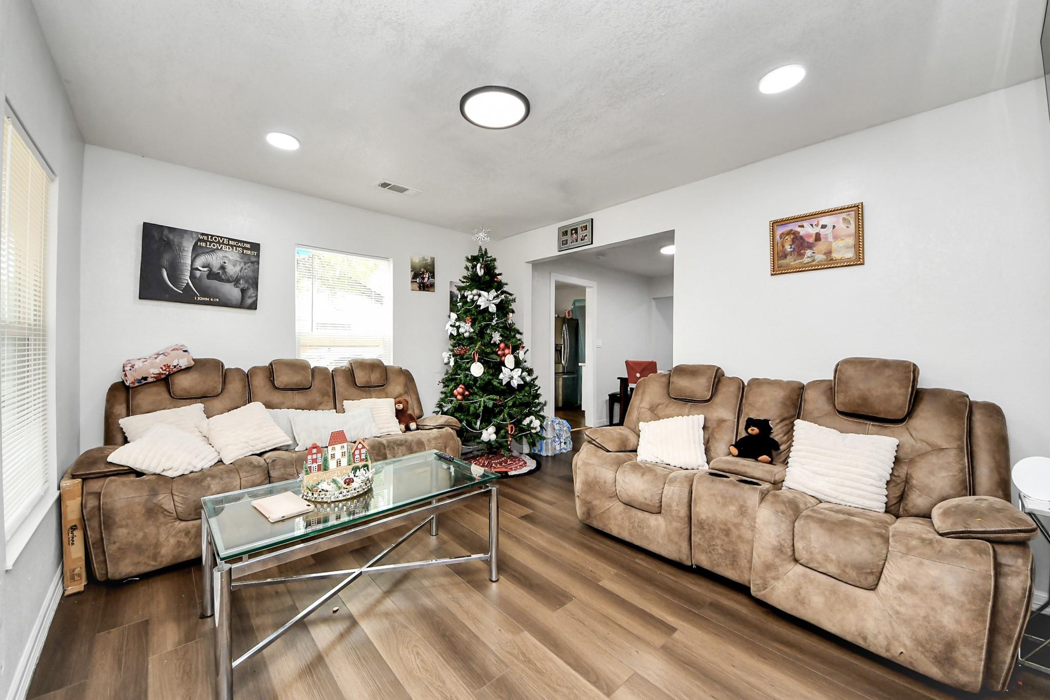 8125 Darlington Drive