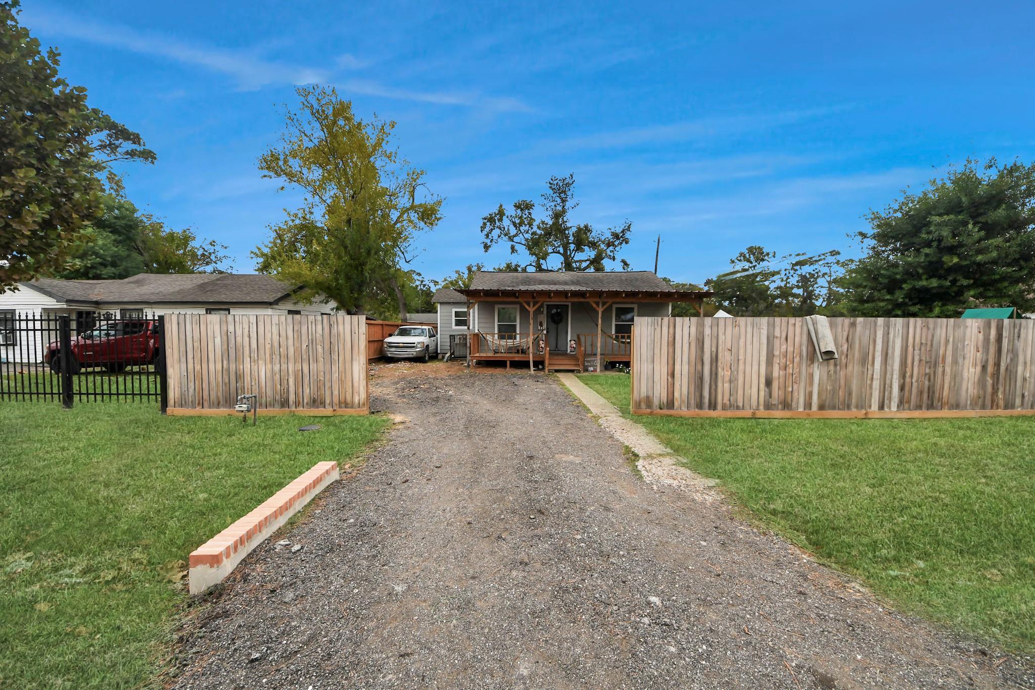 8125 Darlington Drive