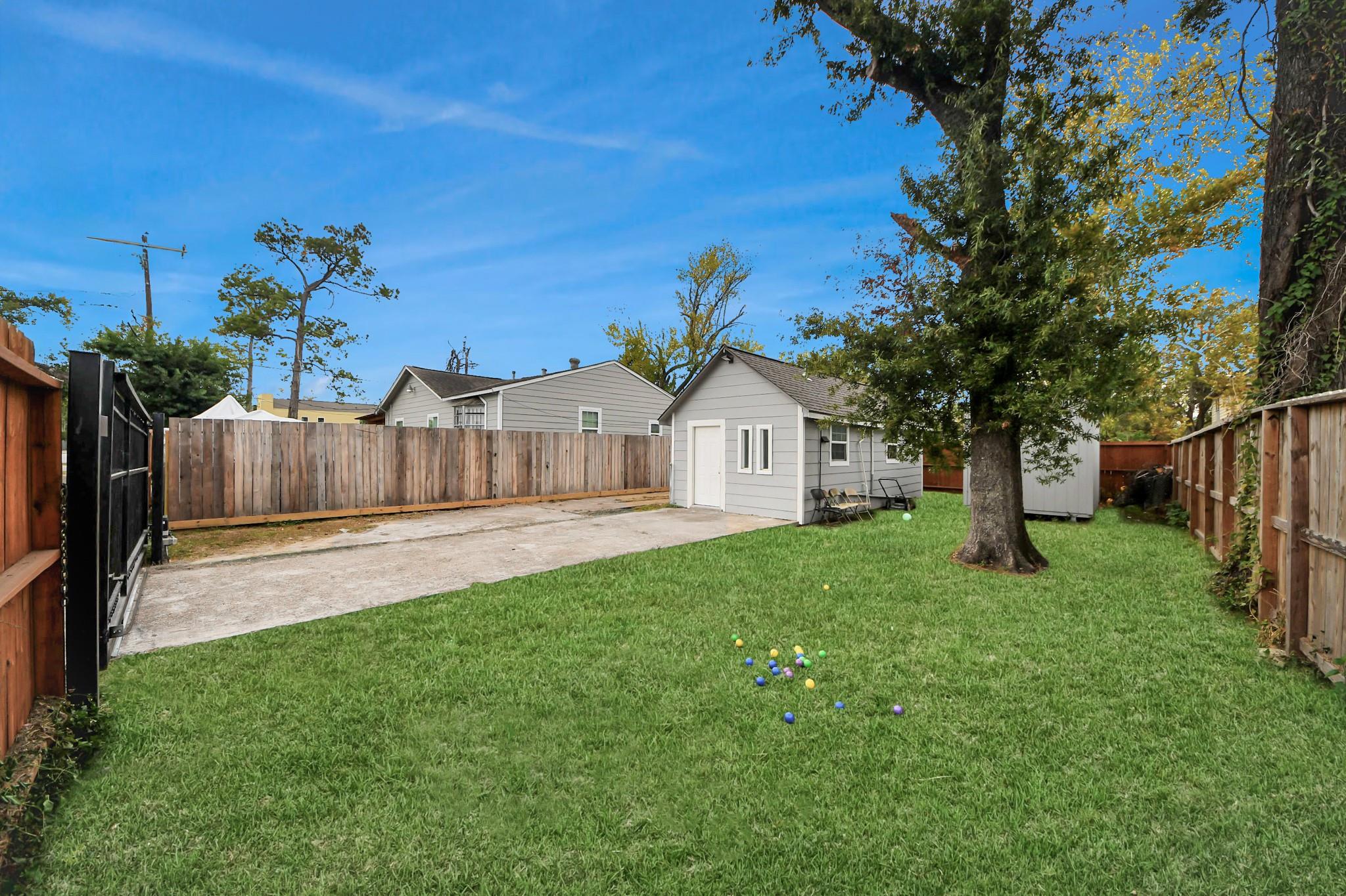 8125 Darlington Drive