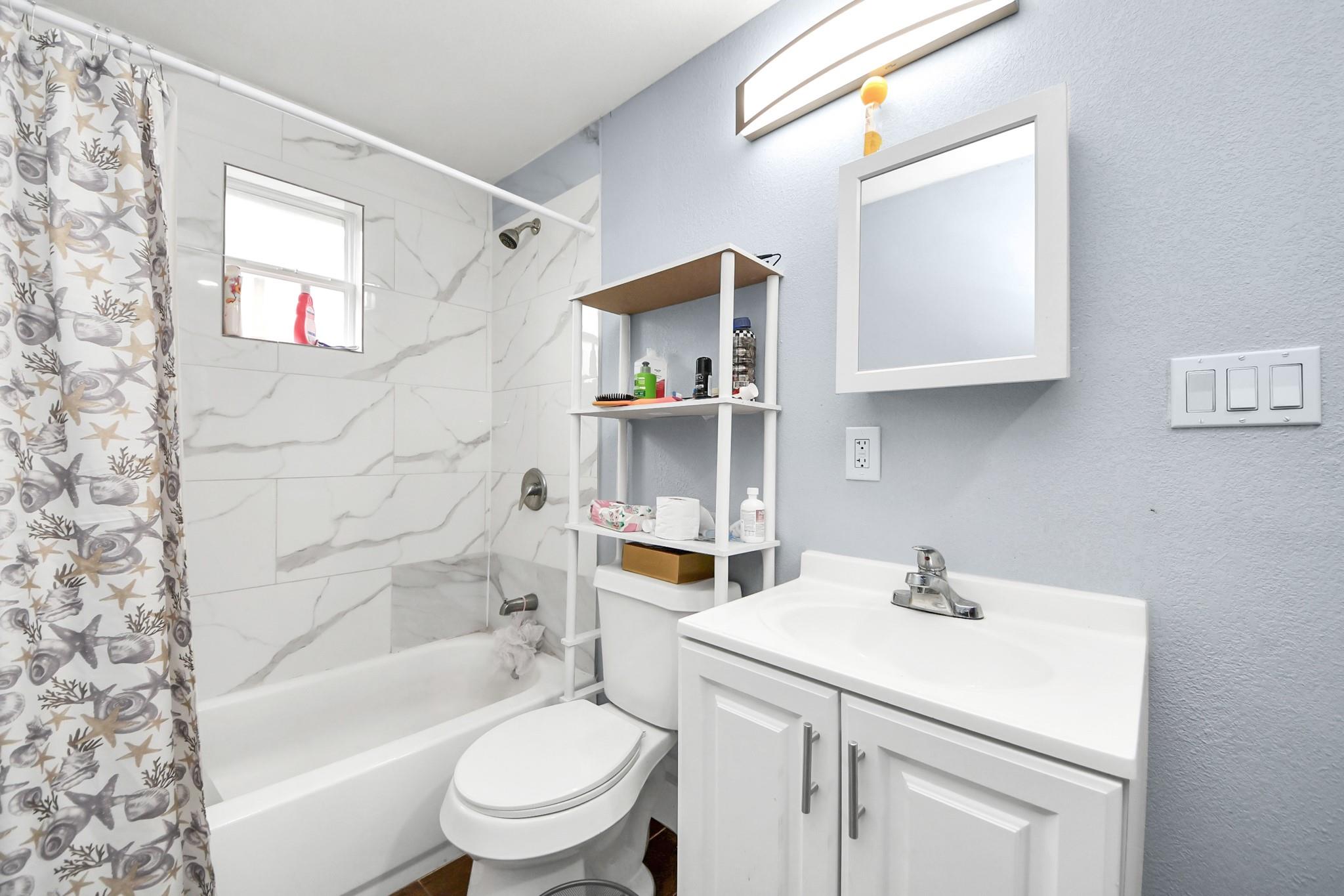 8125 Darlington Drive