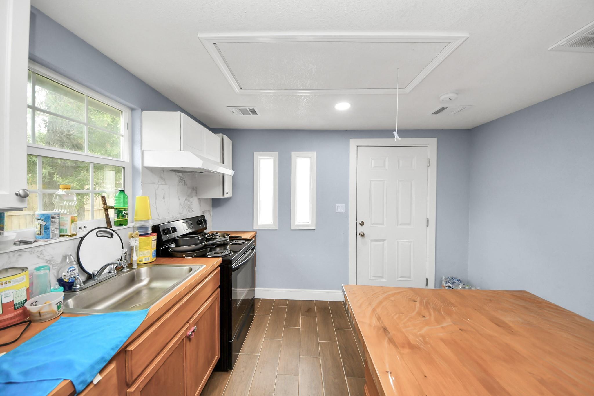 8125 Darlington Drive