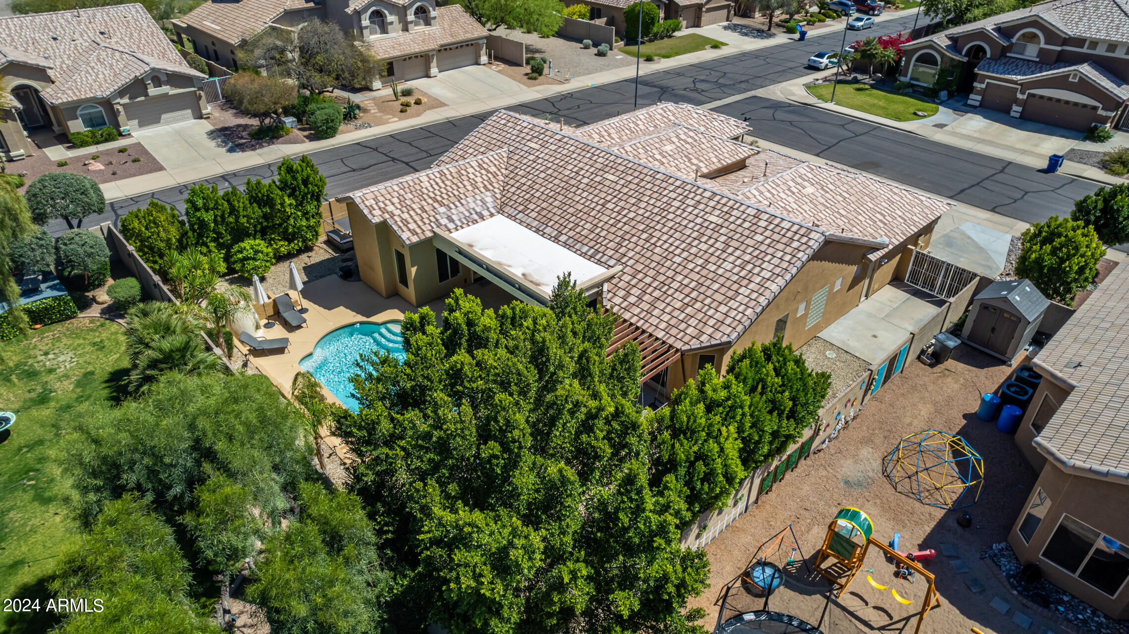 9412 E HILLVIEW Circle