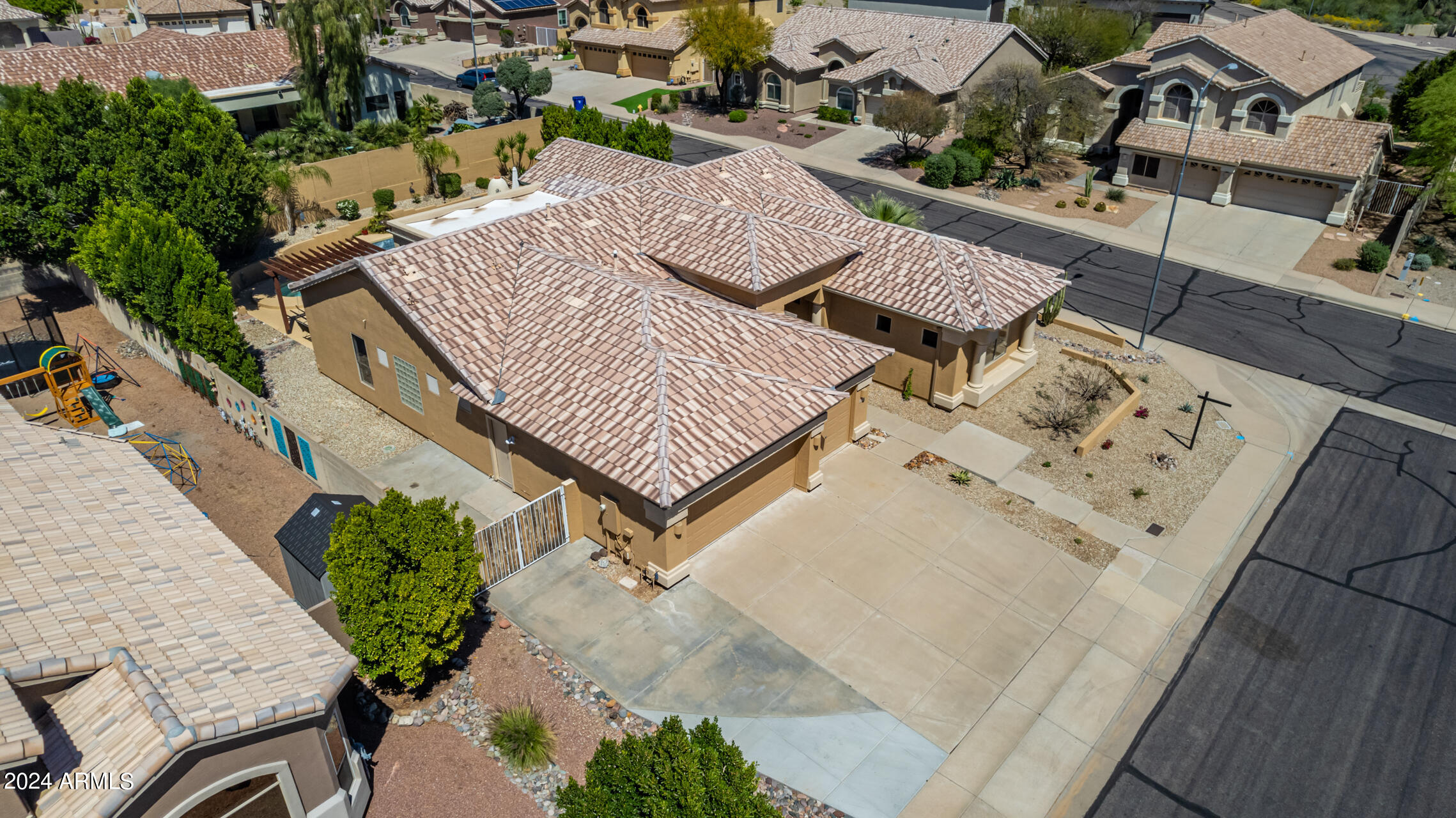 9412 E HILLVIEW Circle