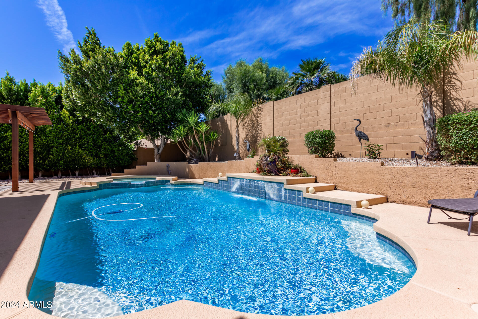 9412 E HILLVIEW Circle