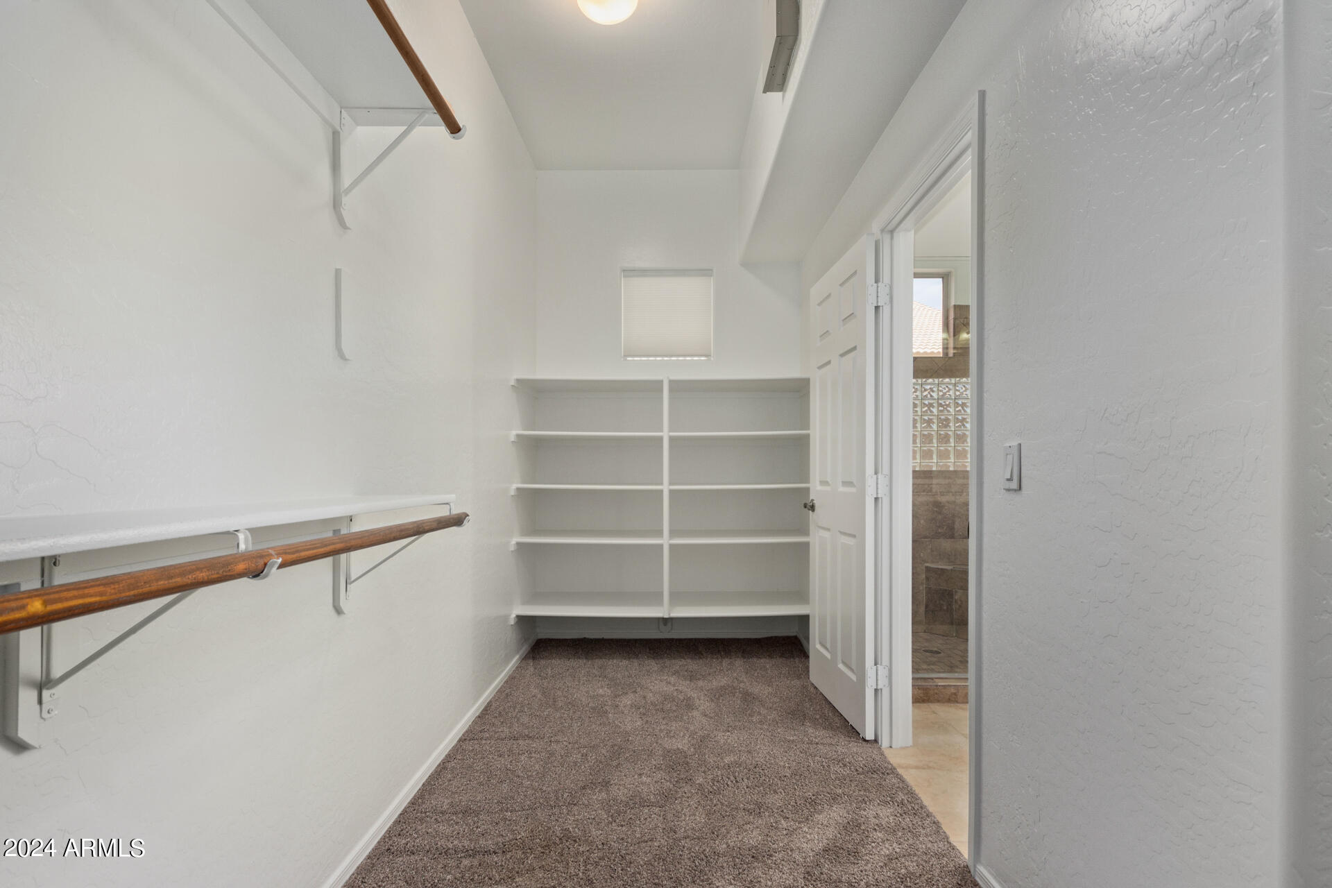 9412 E HILLVIEW Circle