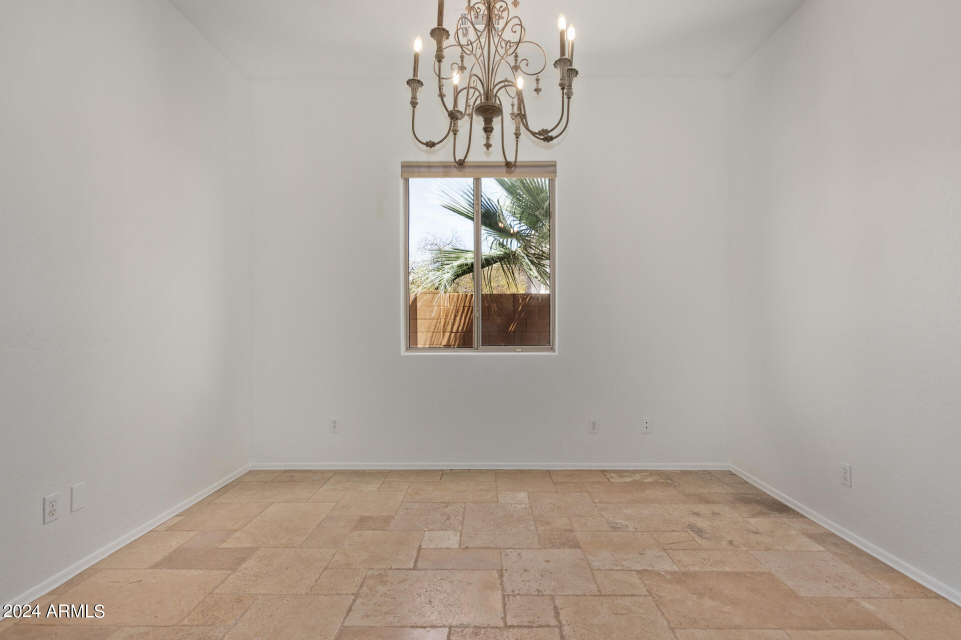 9412 E HILLVIEW Circle