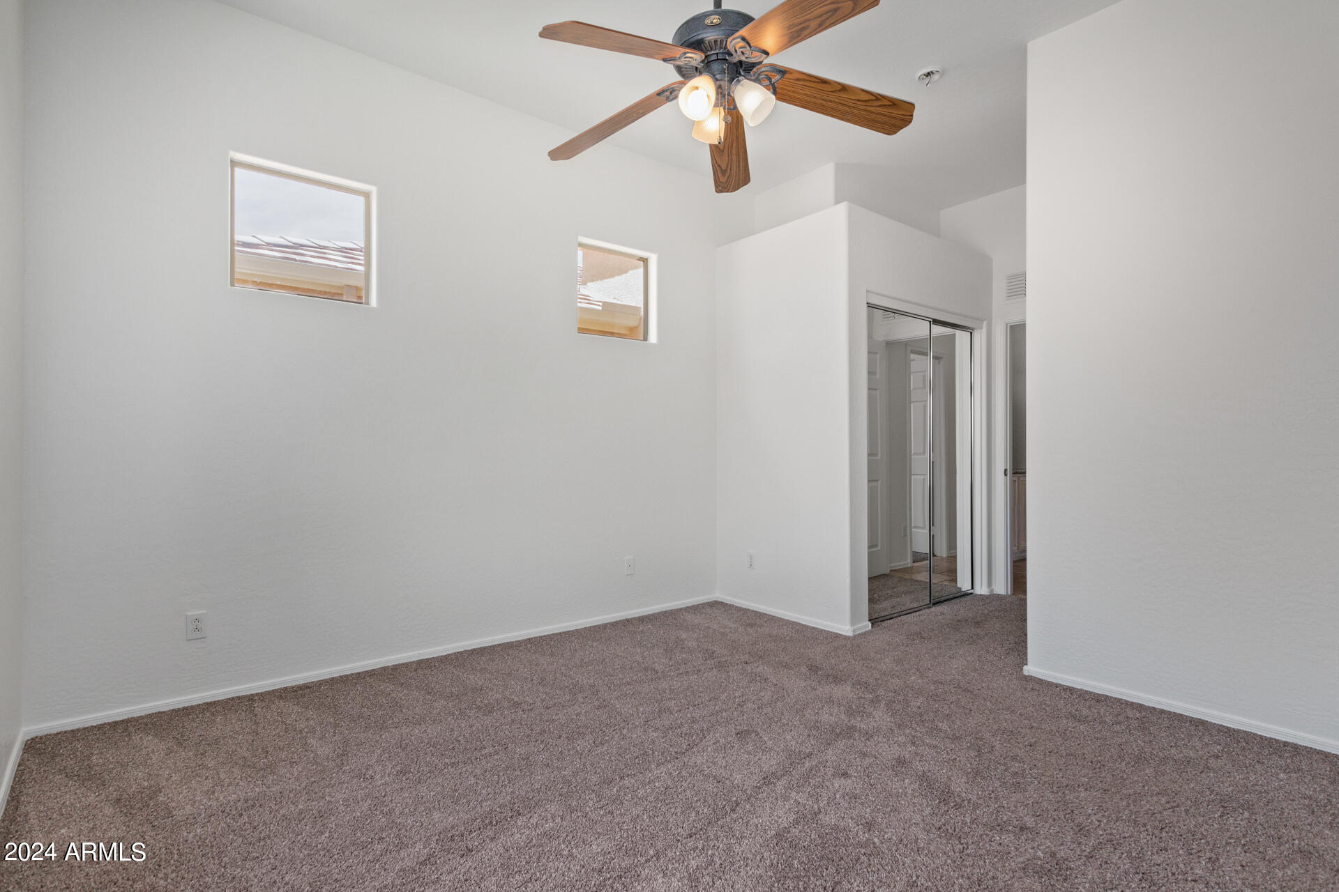 9412 E HILLVIEW Circle