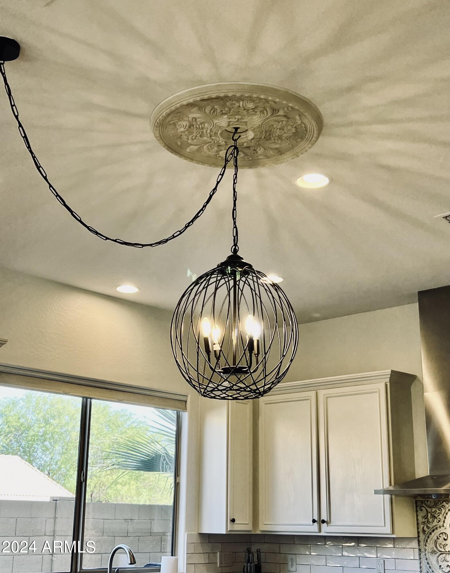 9412 E HILLVIEW Circle