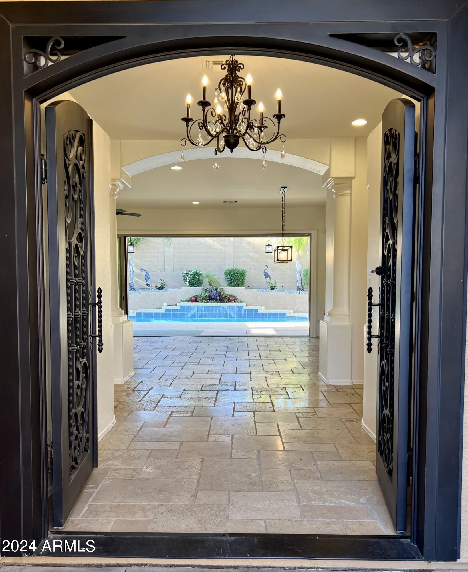 9412 E HILLVIEW Circle