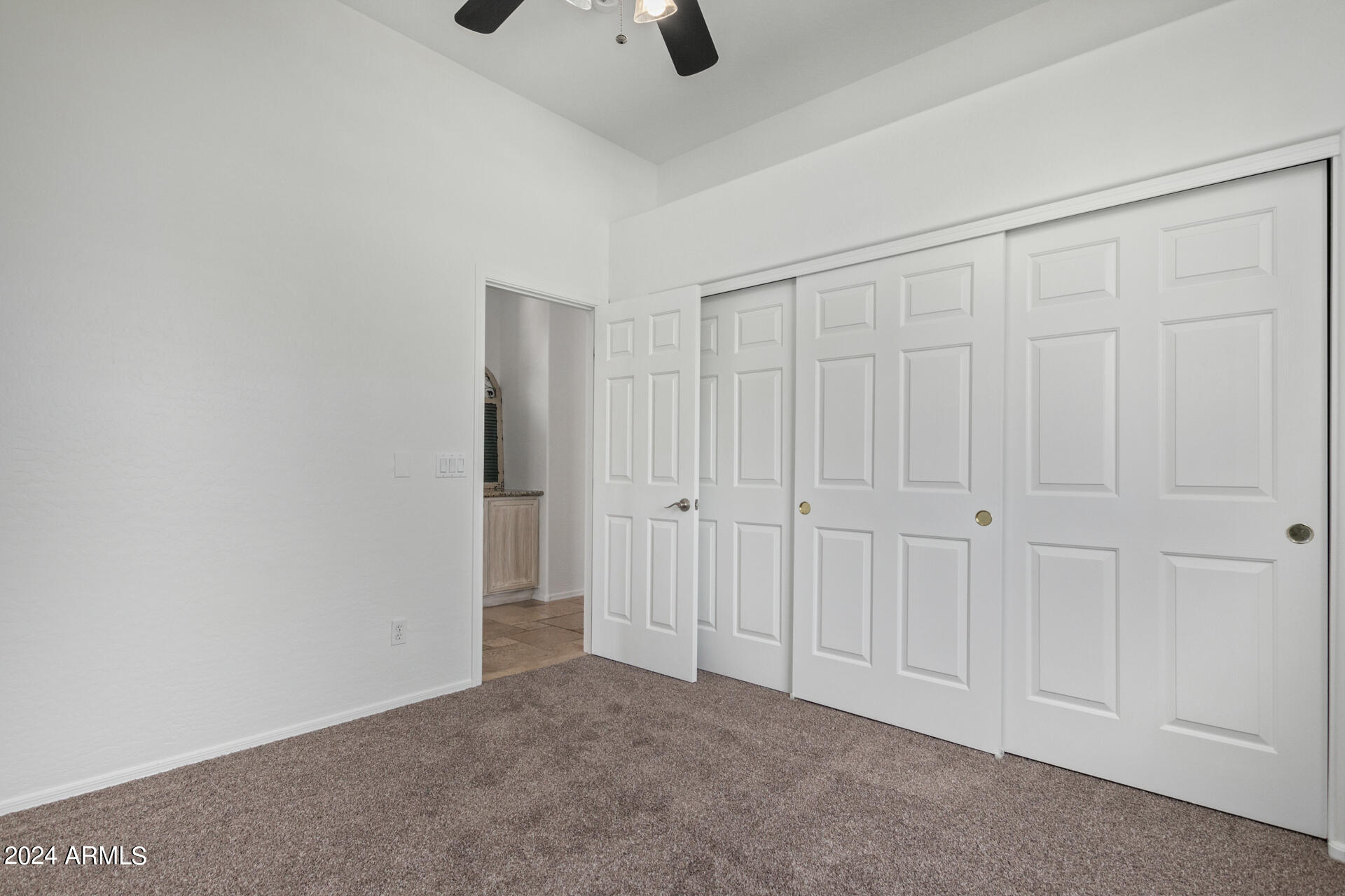 9412 E HILLVIEW Circle