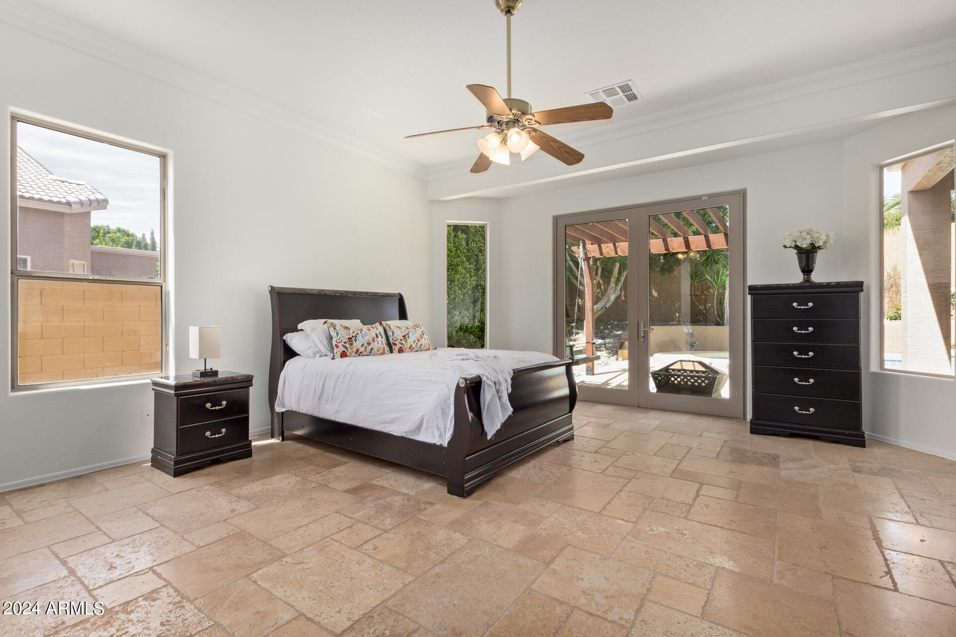 9412 E HILLVIEW Circle