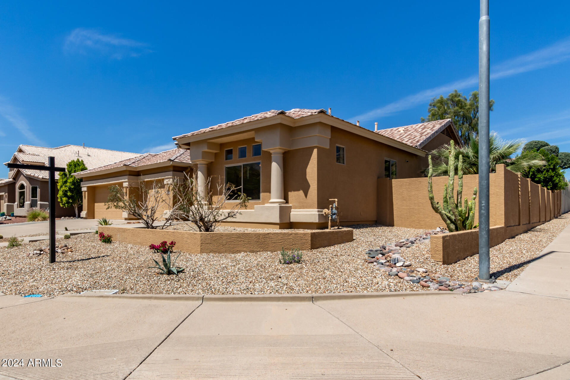 9412 E HILLVIEW Circle