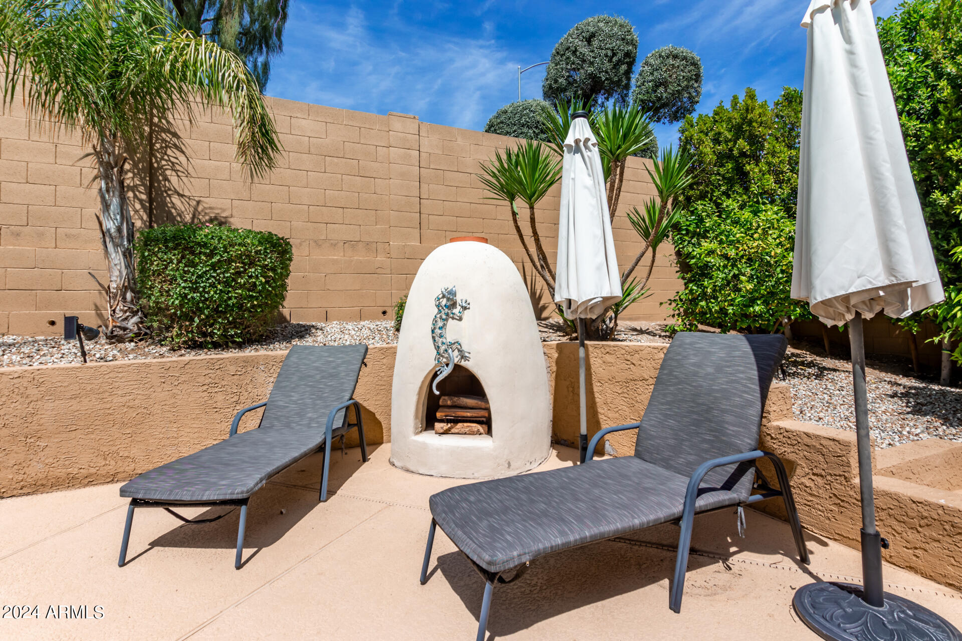 9412 E HILLVIEW Circle