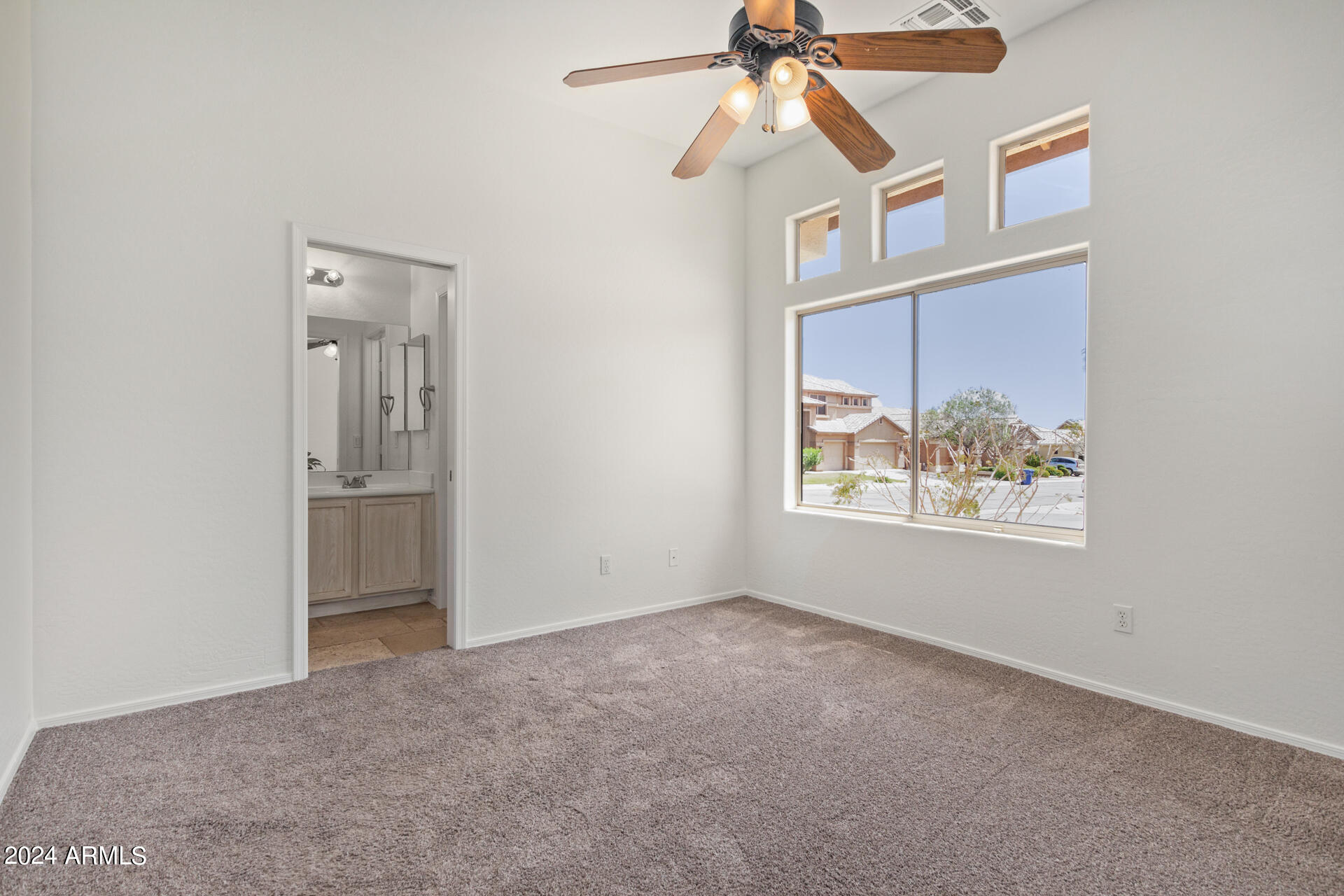 9412 E HILLVIEW Circle