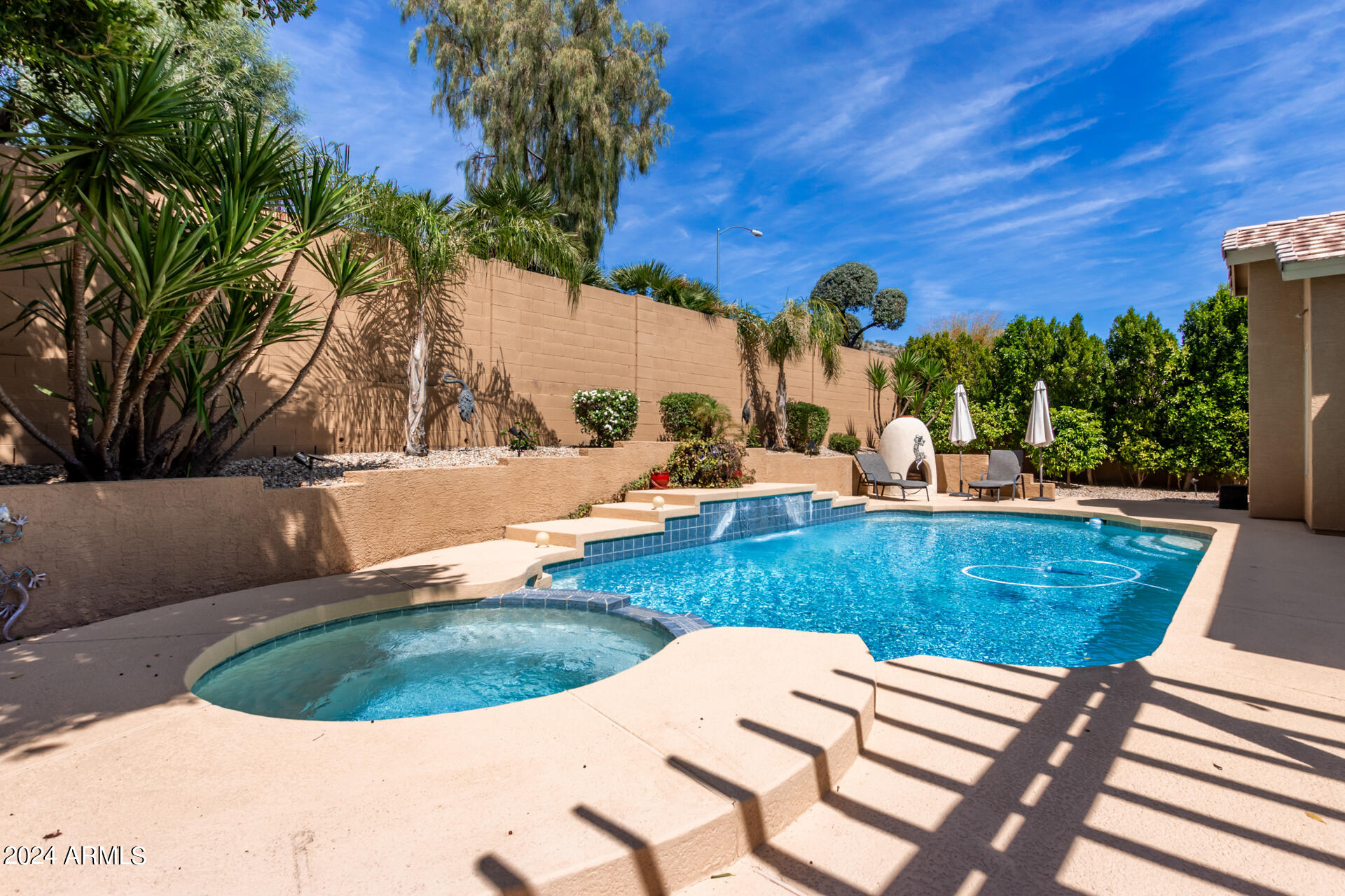 9412 E HILLVIEW Circle