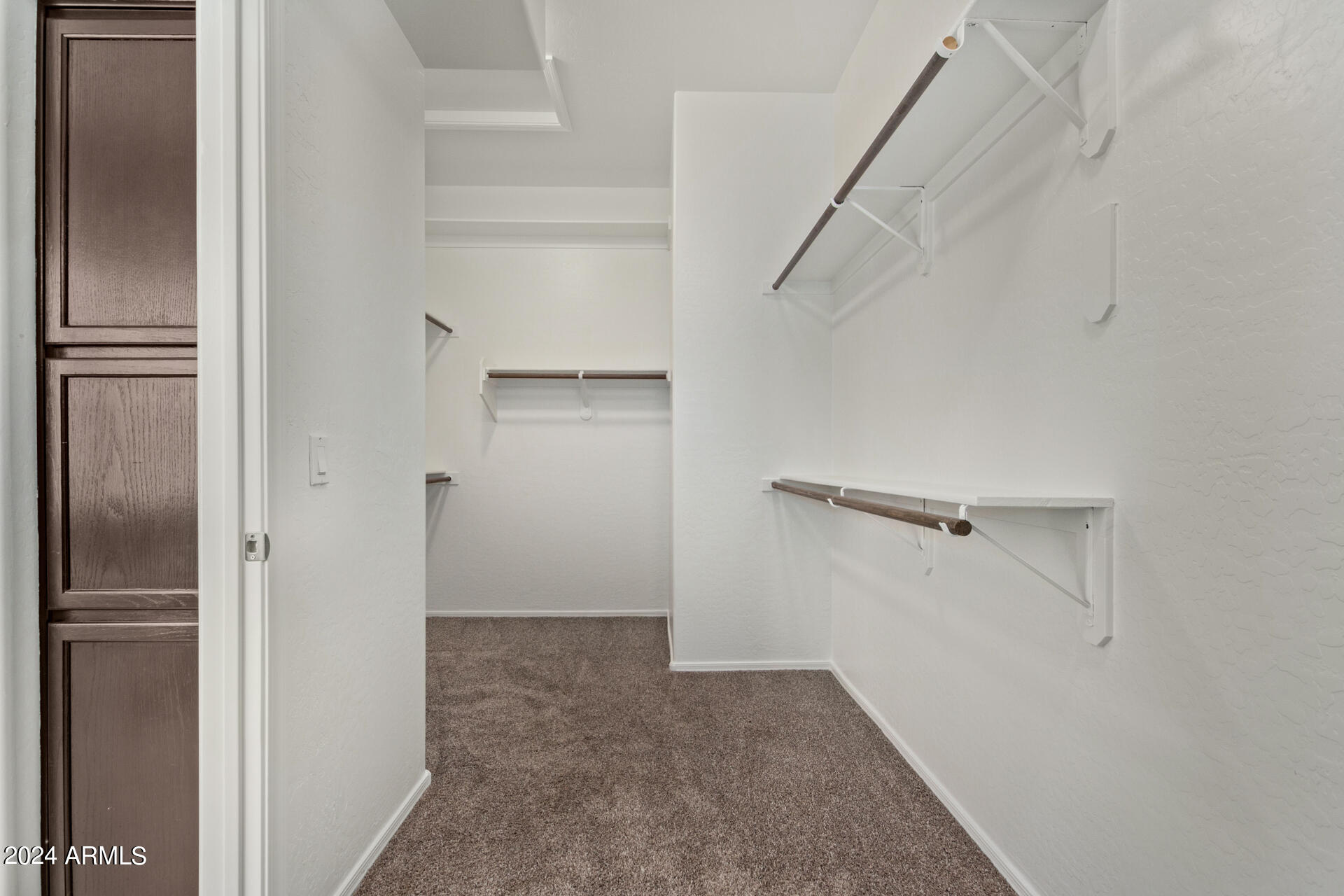 9412 E HILLVIEW Circle