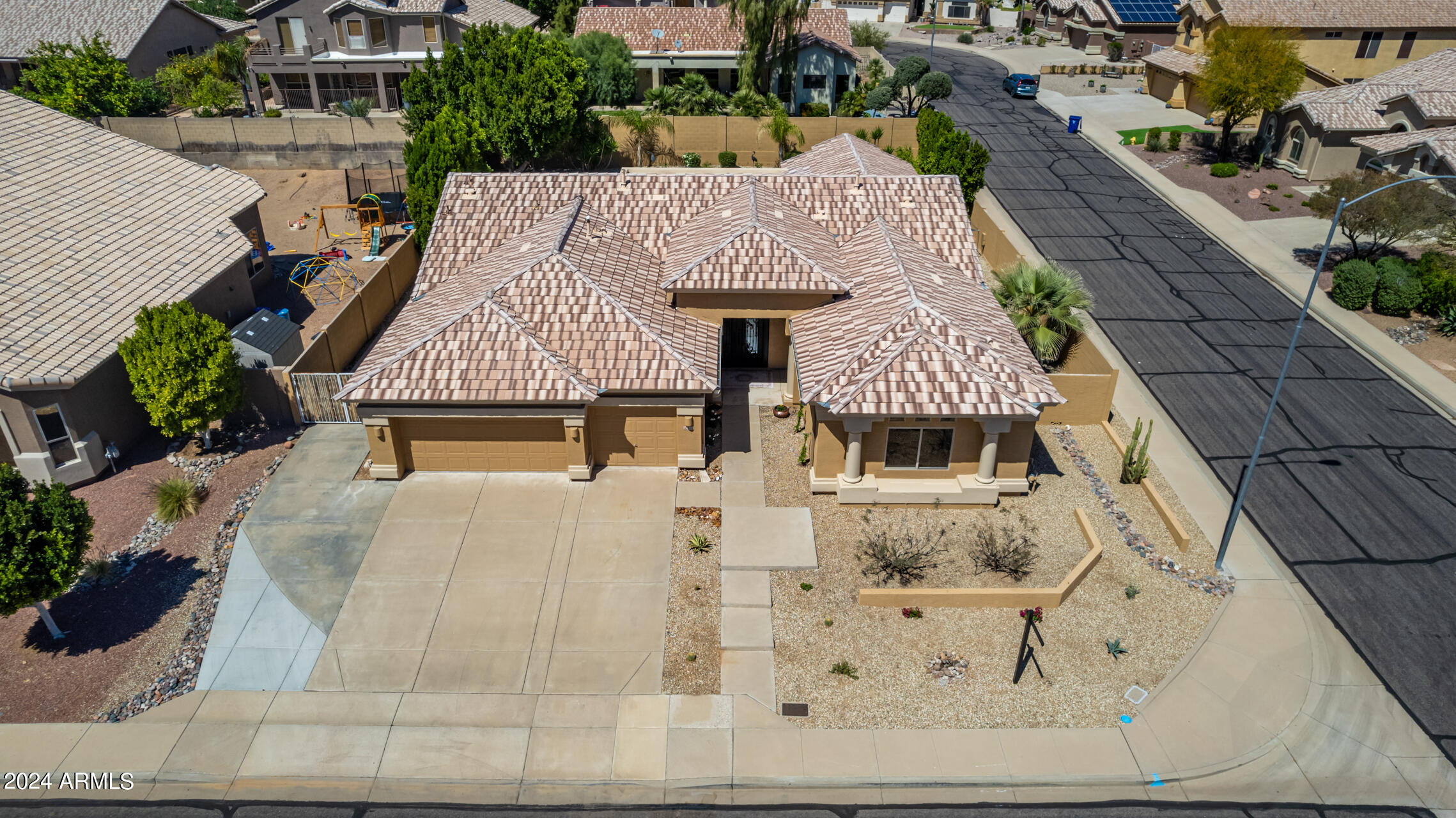 9412 E HILLVIEW Circle