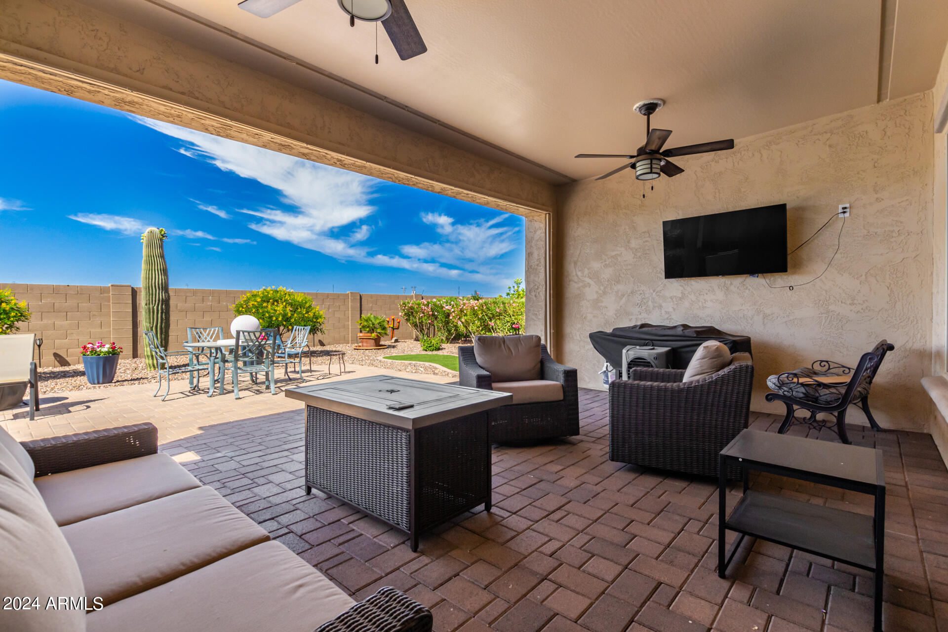 5892 W CACTUS WREN Way