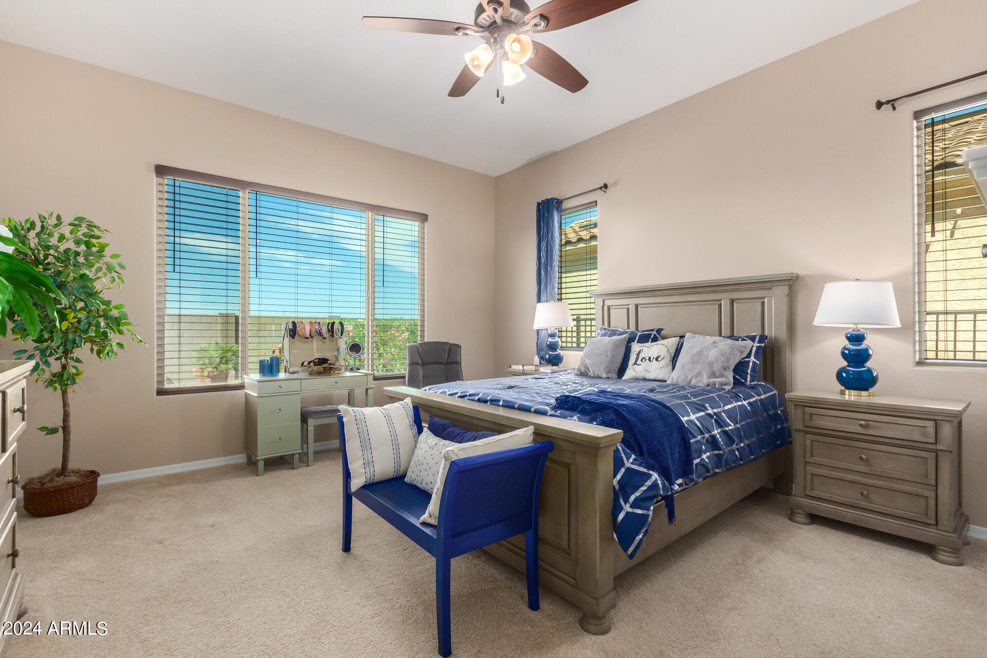 5892 W CACTUS WREN Way